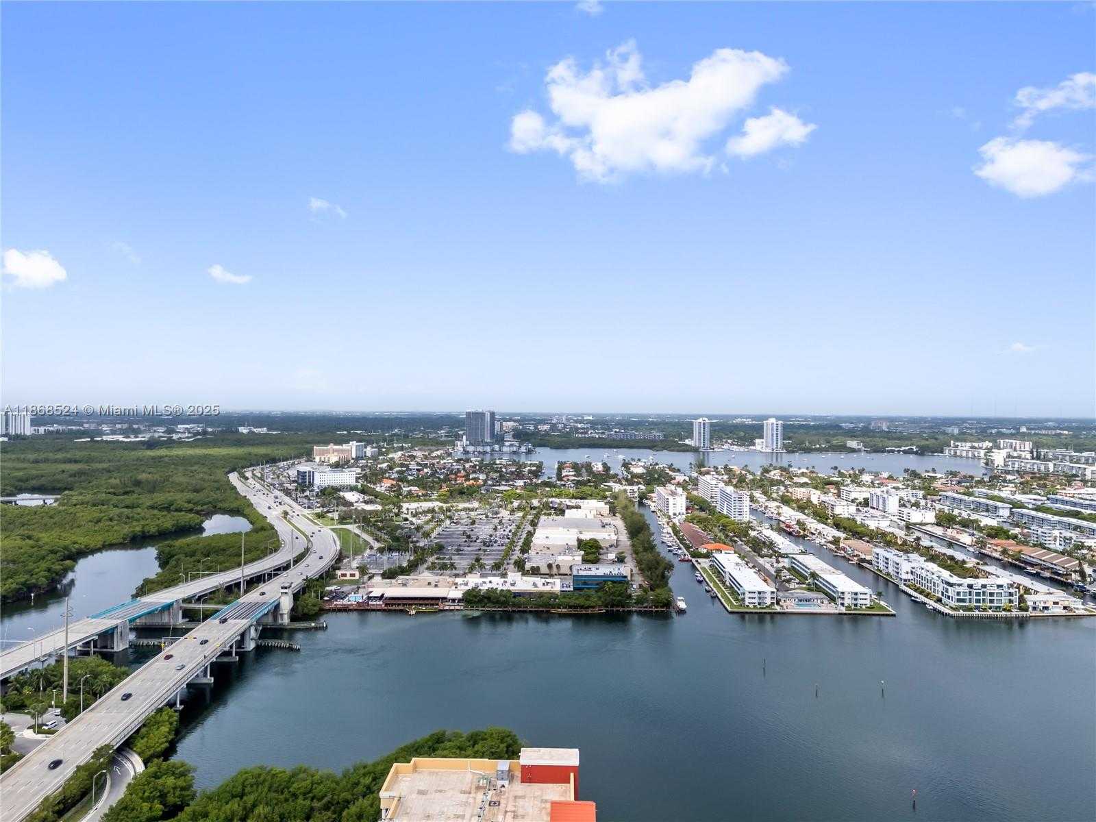 Small Image of 16909 NORTH BAY RD #221, Sunny Isles Beach Number 4
