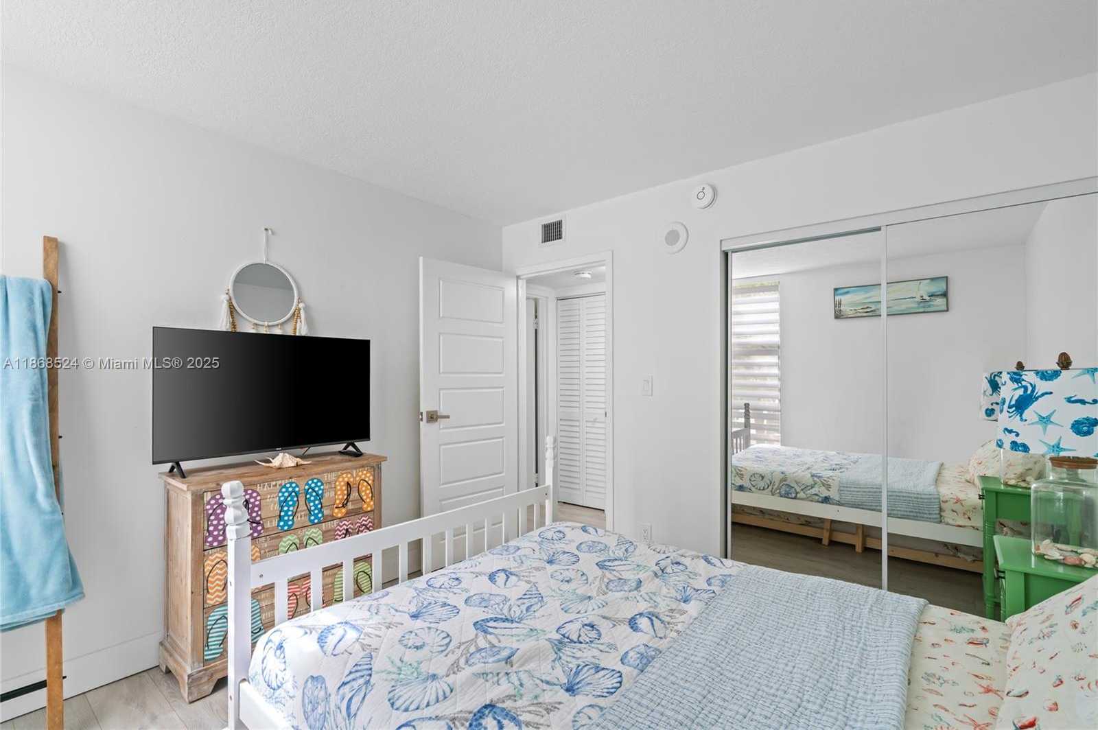 Small Image of 16909 NORTH BAY RD #221, Sunny Isles Beach Number 44