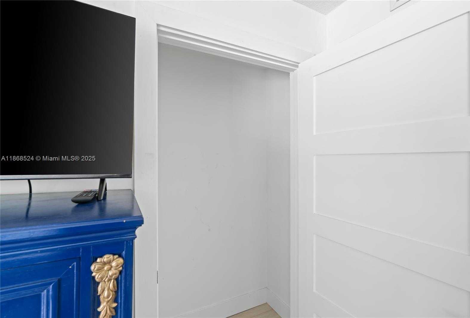 Small Image of 16909 NORTH BAY RD #221, Sunny Isles Beach Number 50