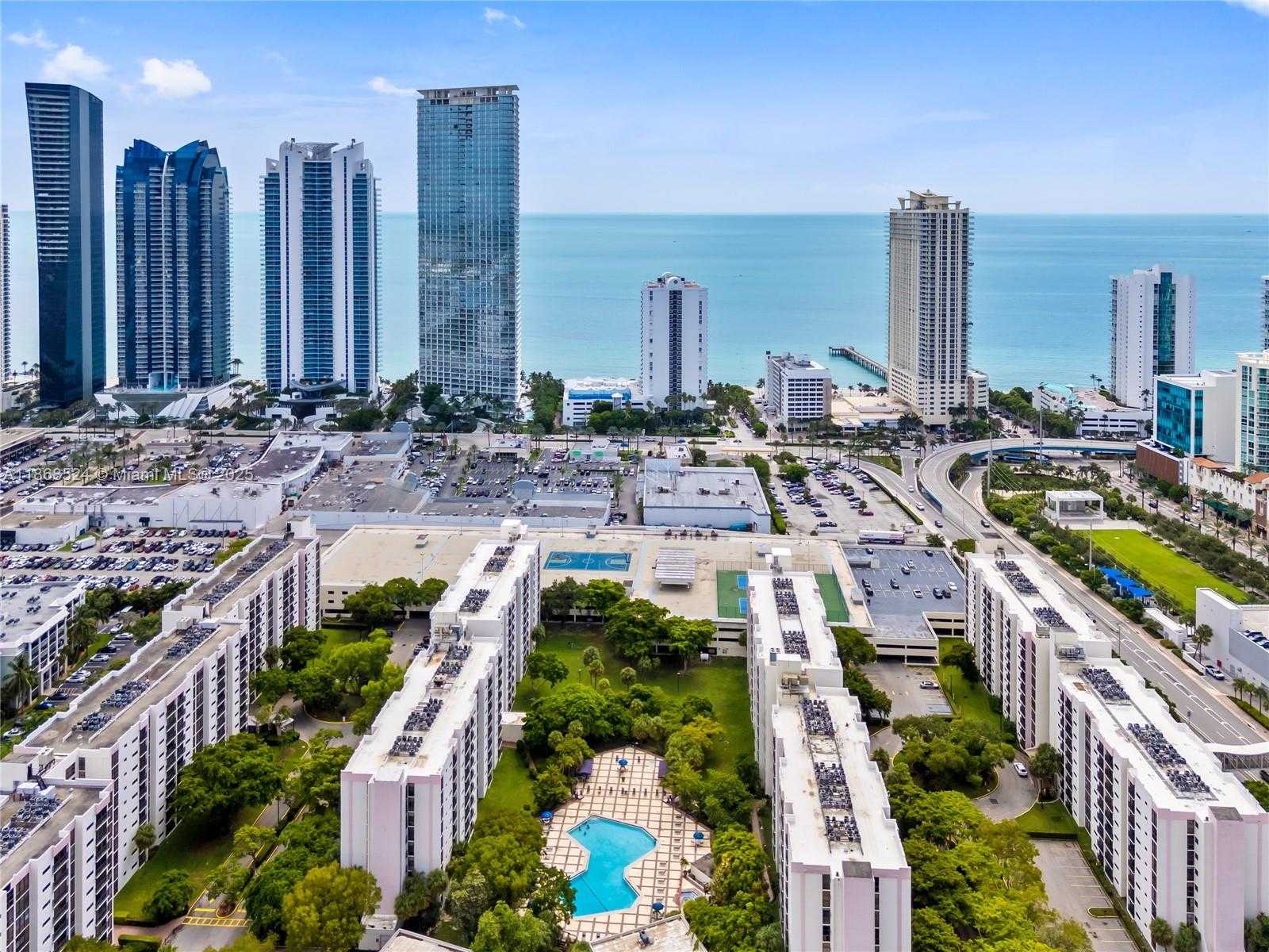 Small Image of 16909 NORTH BAY RD #221, Sunny Isles Beach Number 7