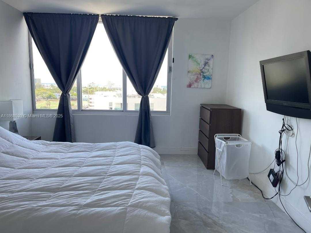 Small Image of 1000 WEST AV #1007, Miami Beach Number 10