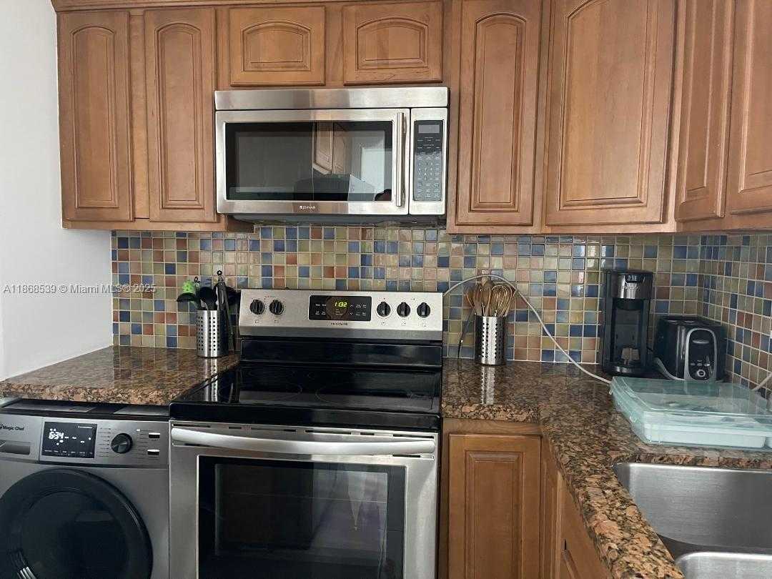 Small Image of 1000 WEST AV #1007, Miami Beach Number 5