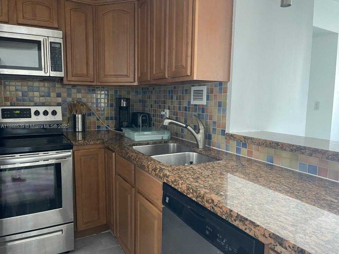 Small Image of 1000 WEST AV #1007, Miami Beach Number 6