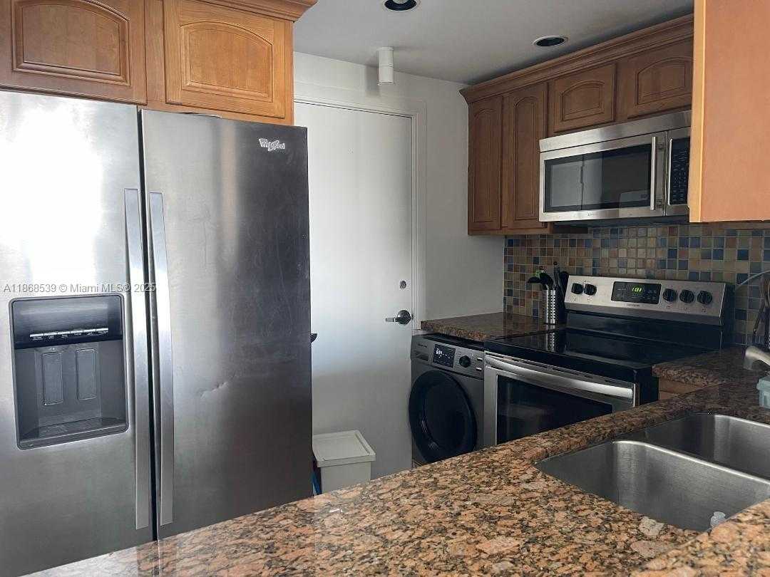 Small Image of 1000 WEST AV #1007, Miami Beach Number 7