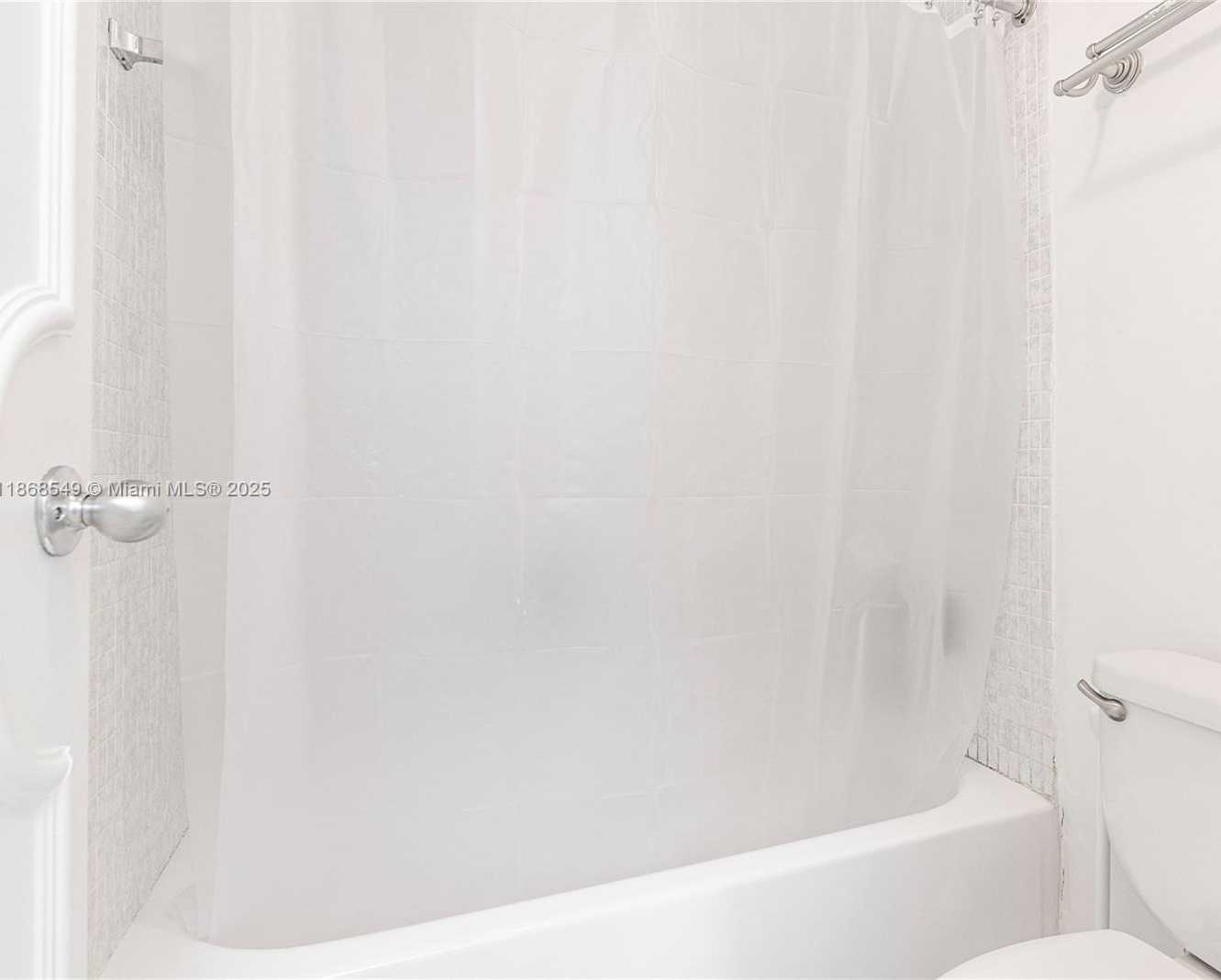 Small Image of 5701 COLLINS AVE #405, Miami Beach Number 12