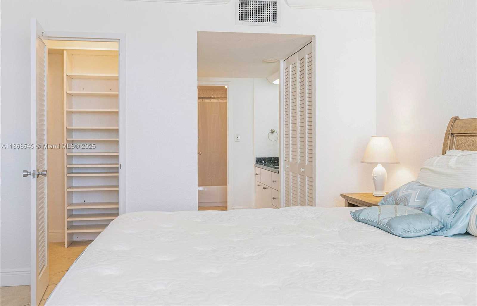 Small Image of 5701 COLLINS AVE #405, Miami Beach Number 8