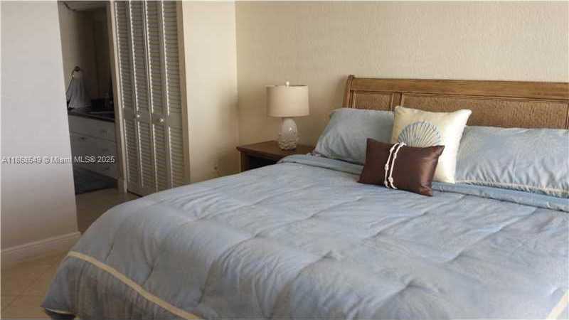 Small Image of 5701 COLLINS AVE #405, Miami Beach Number 9
