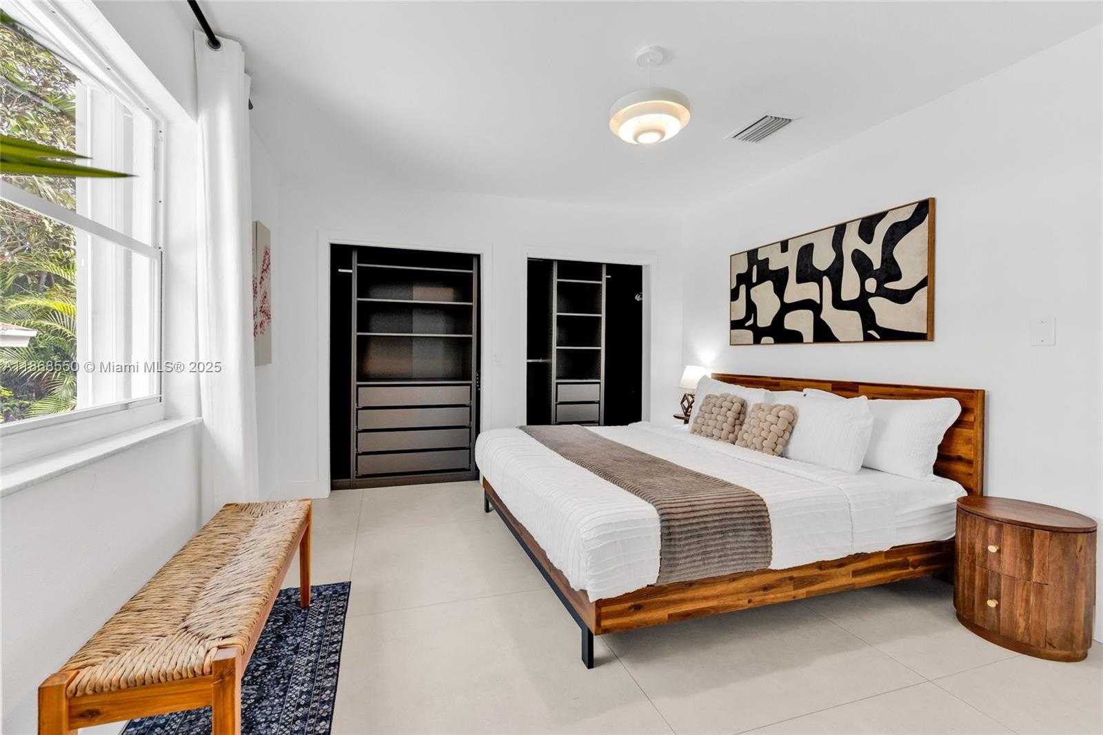 Small Image of 141 SOUTH WEST 23RD RD, Miami Number 11