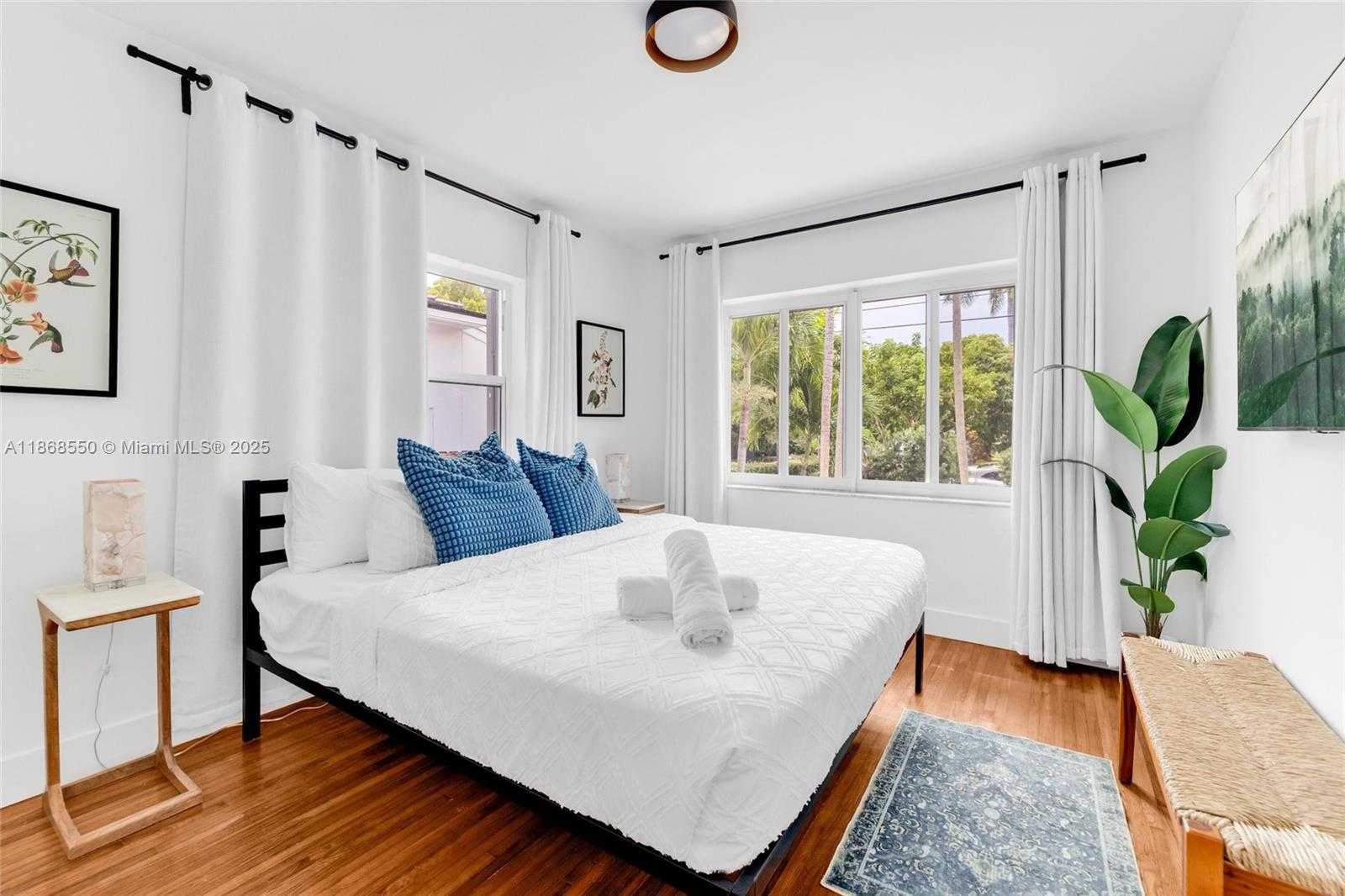 Small Image of 141 SOUTH WEST 23RD RD, Miami Number 18