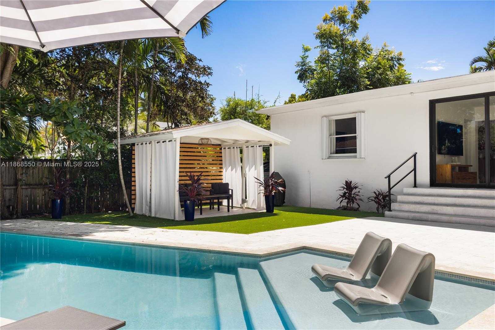 Small Image of 141 SOUTH WEST 23RD RD, Miami Number 24