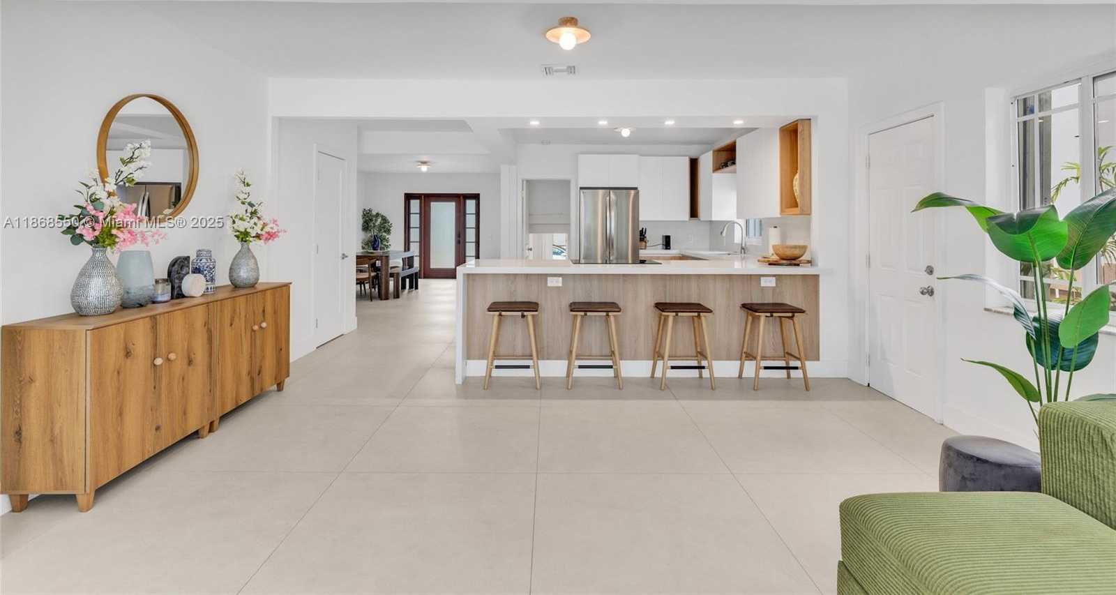 Small Image of 141 SOUTH WEST 23RD RD, Miami Number 6