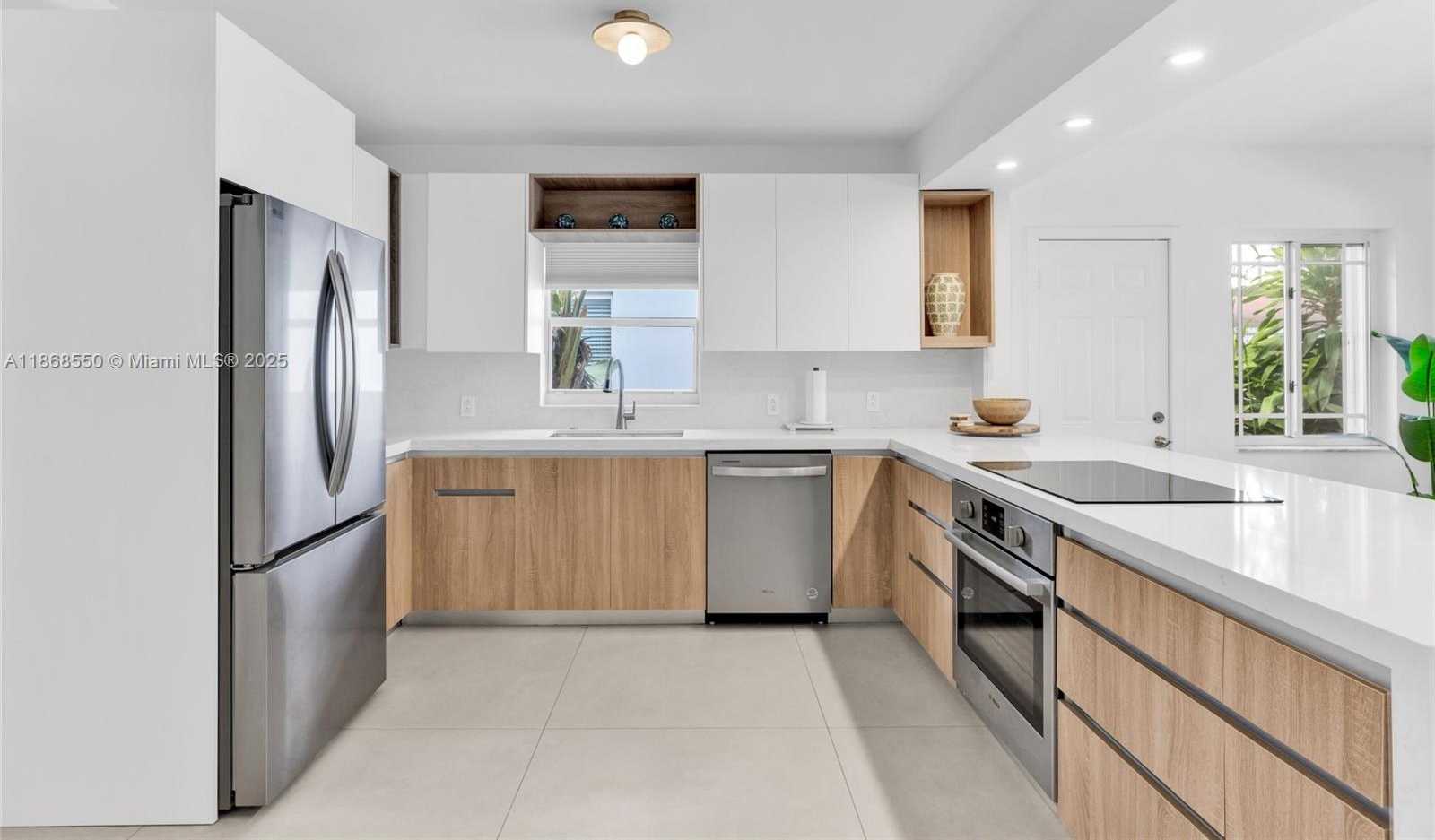 Small Image of 141 SOUTH WEST 23RD RD, Miami Number 8