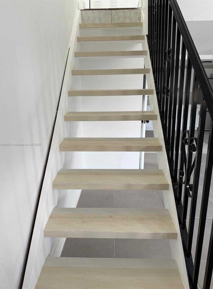 Small Image of 2291 WEST 53RD PL #2291, Hialeah Number 5