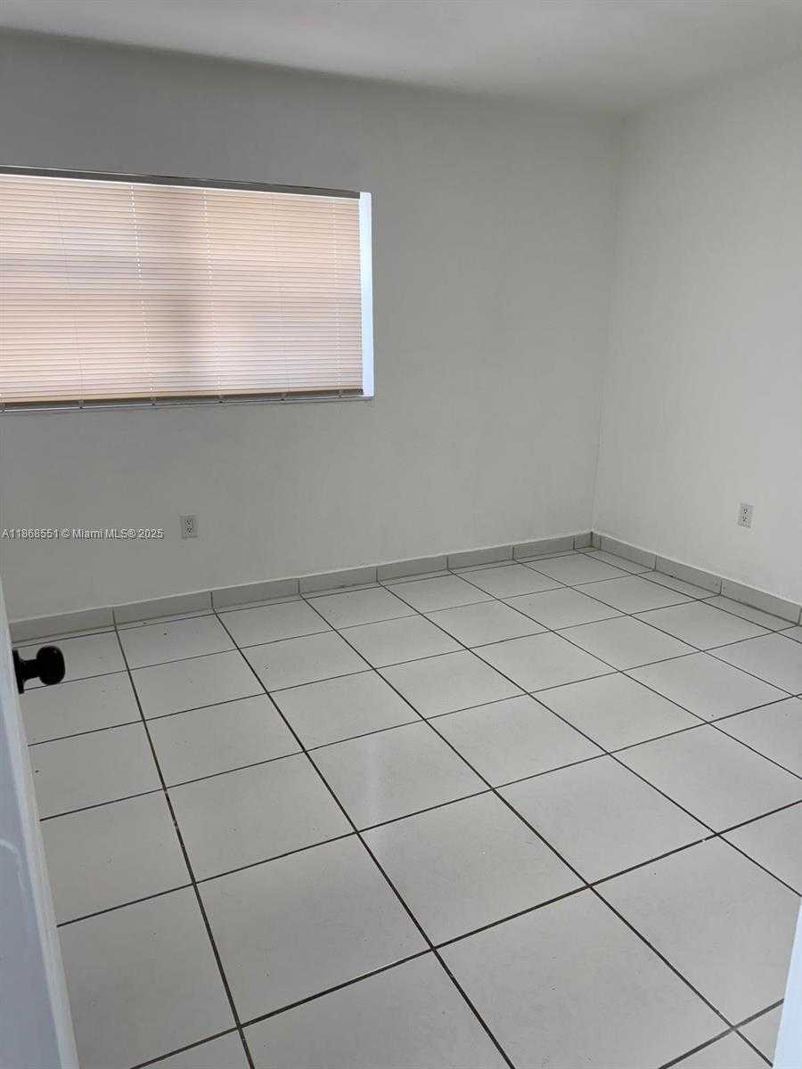 Small Image of 2291 WEST 53RD PL #2291, Hialeah Number 6