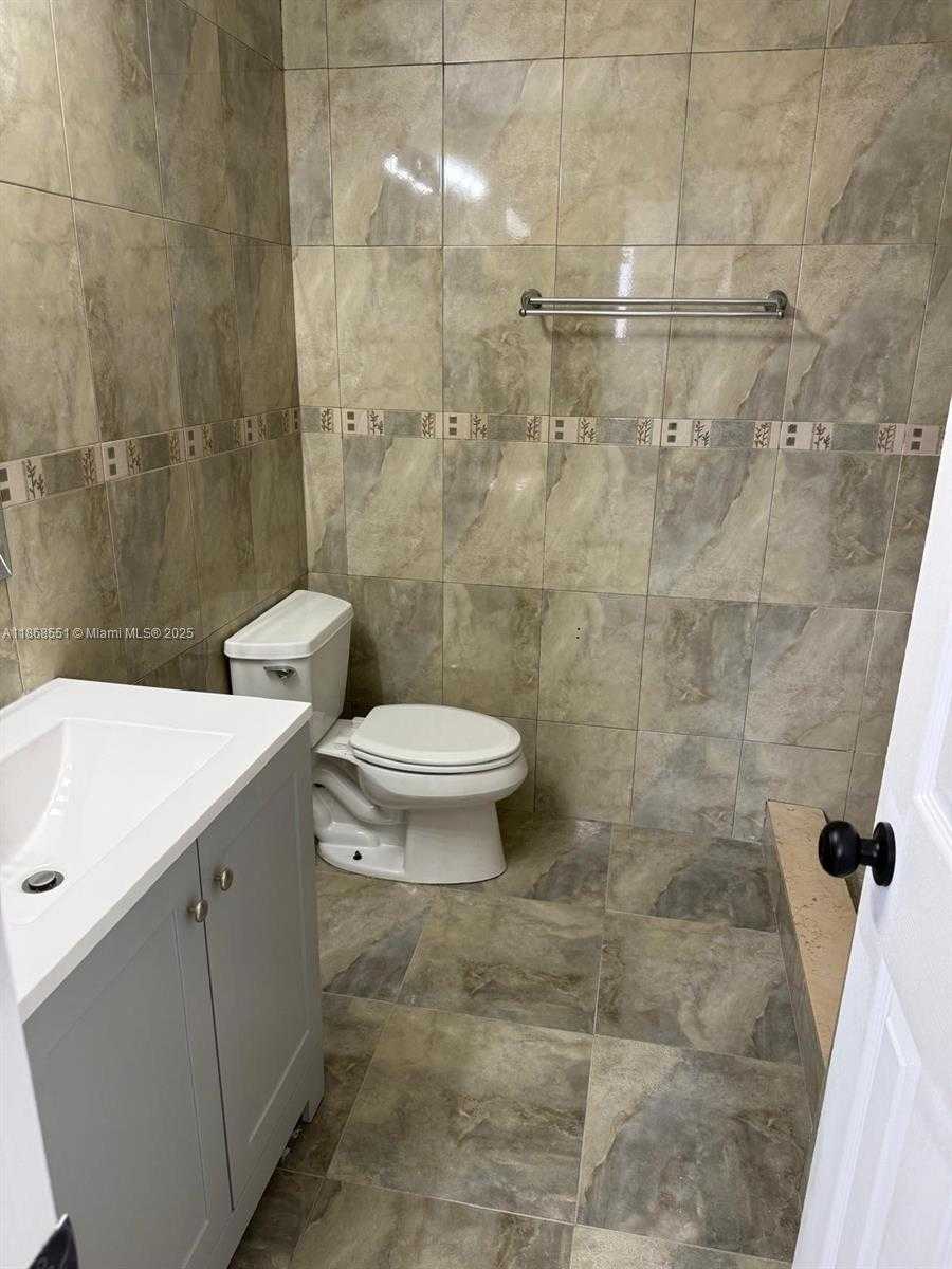 Small Image of 2291 WEST 53RD PL #2291, Hialeah Number 7