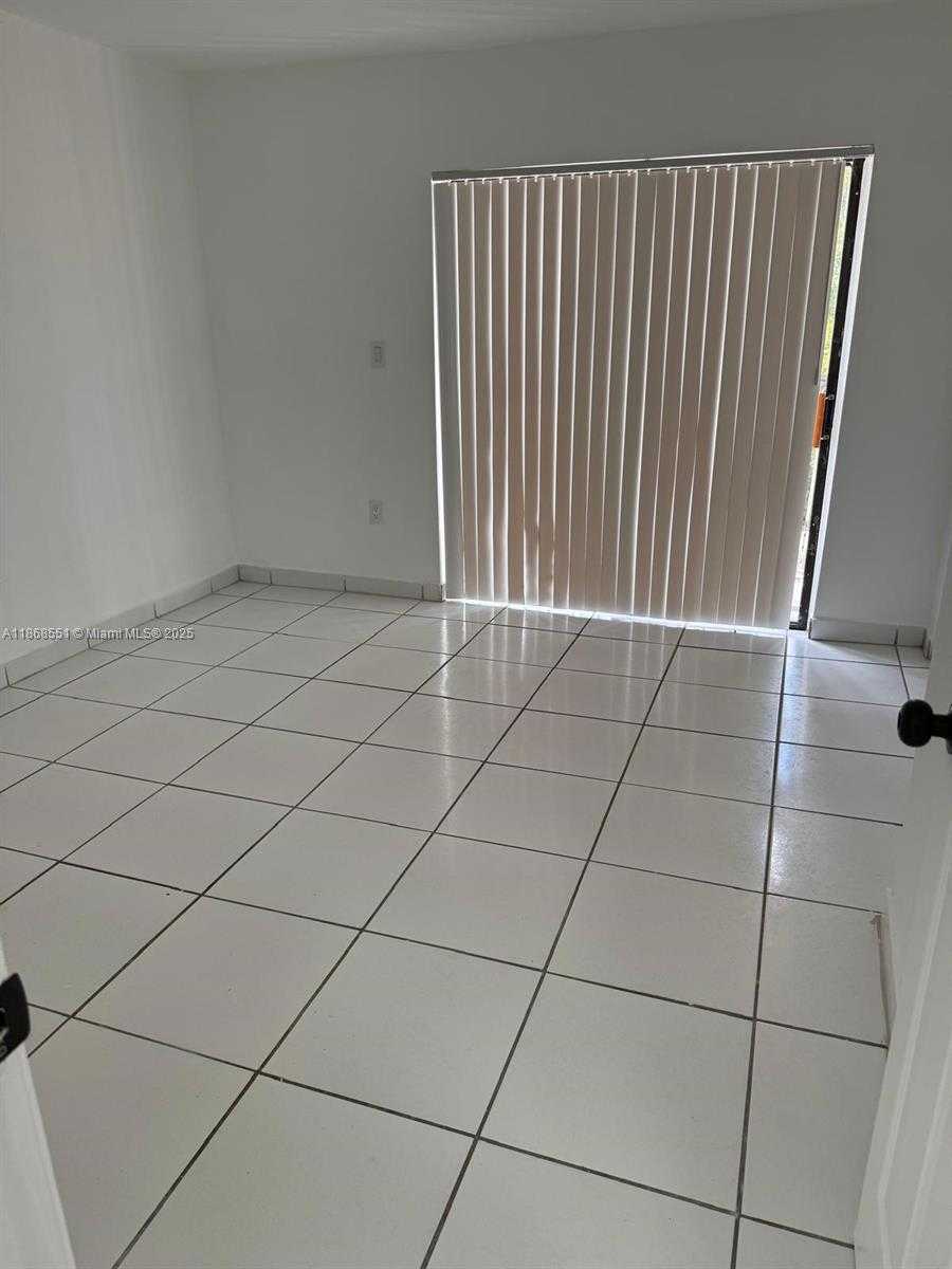 Small Image of 2291 WEST 53RD PL #2291, Hialeah Number 9