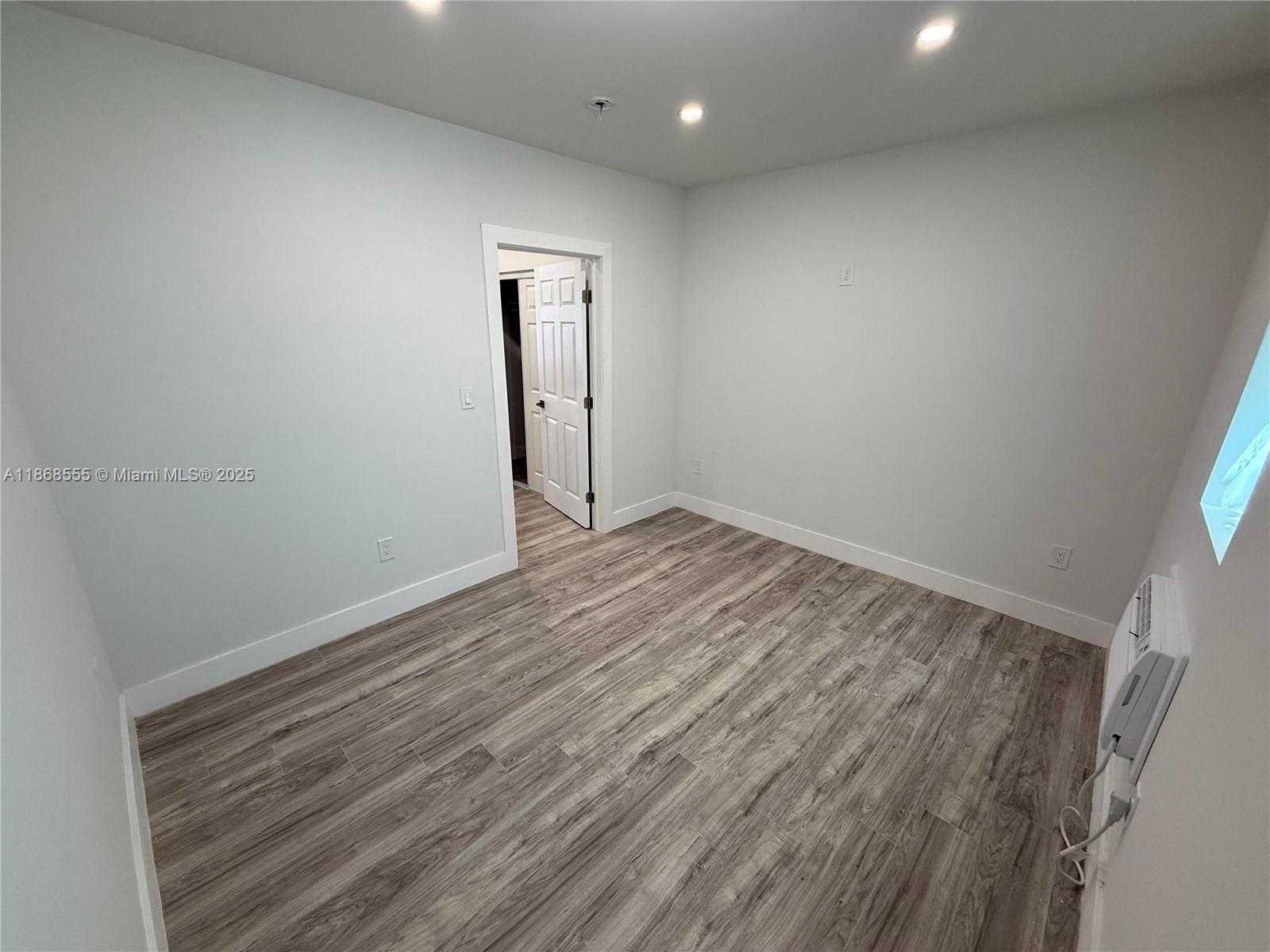 Small Image of 935 JEFFERSON AVE #10, Miami Beach Number 11