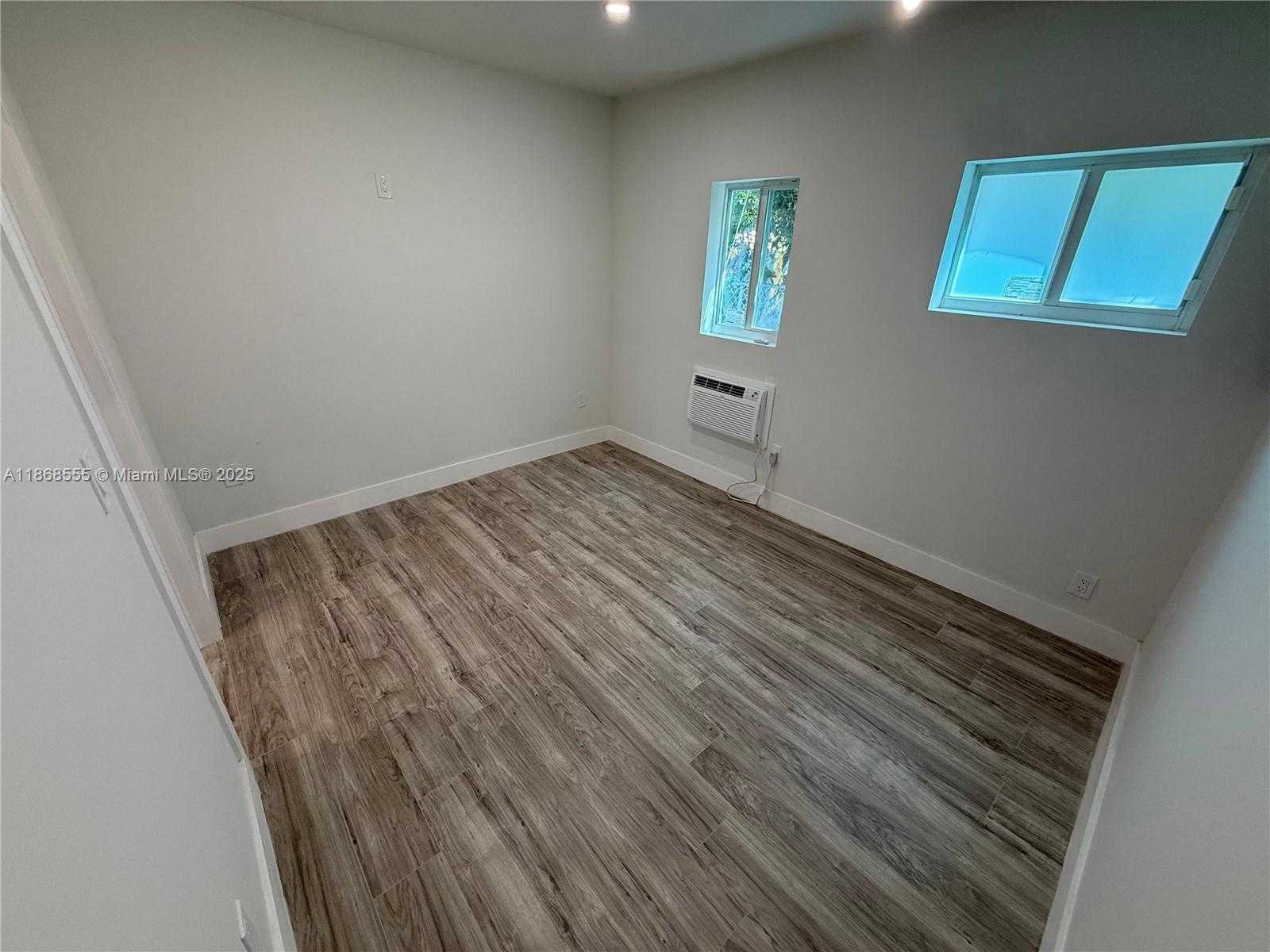 Small Image of 935 JEFFERSON AVE #10, Miami Beach Number 12