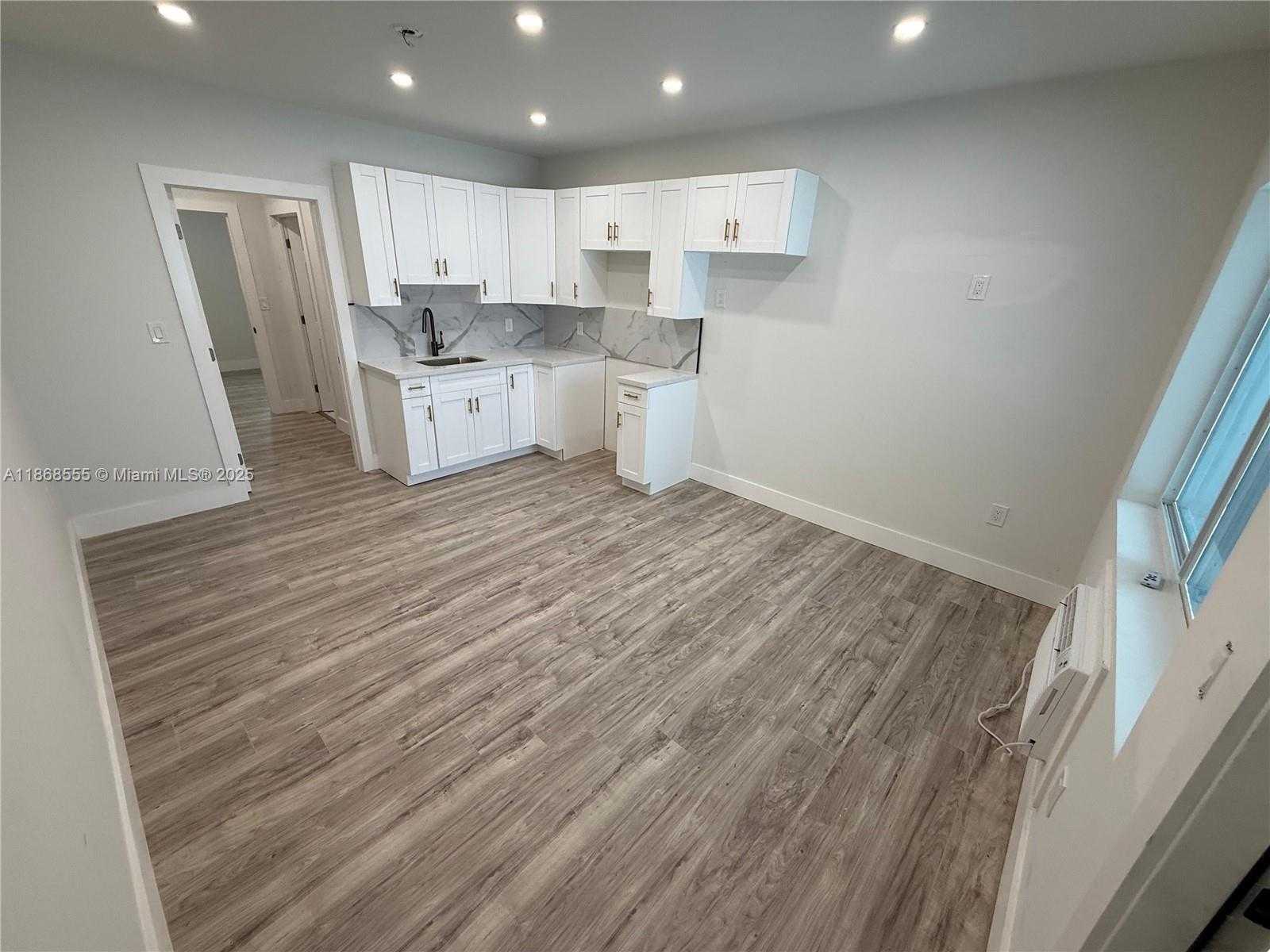 Small Image of 935 JEFFERSON AVE #10, Miami Beach Number 2