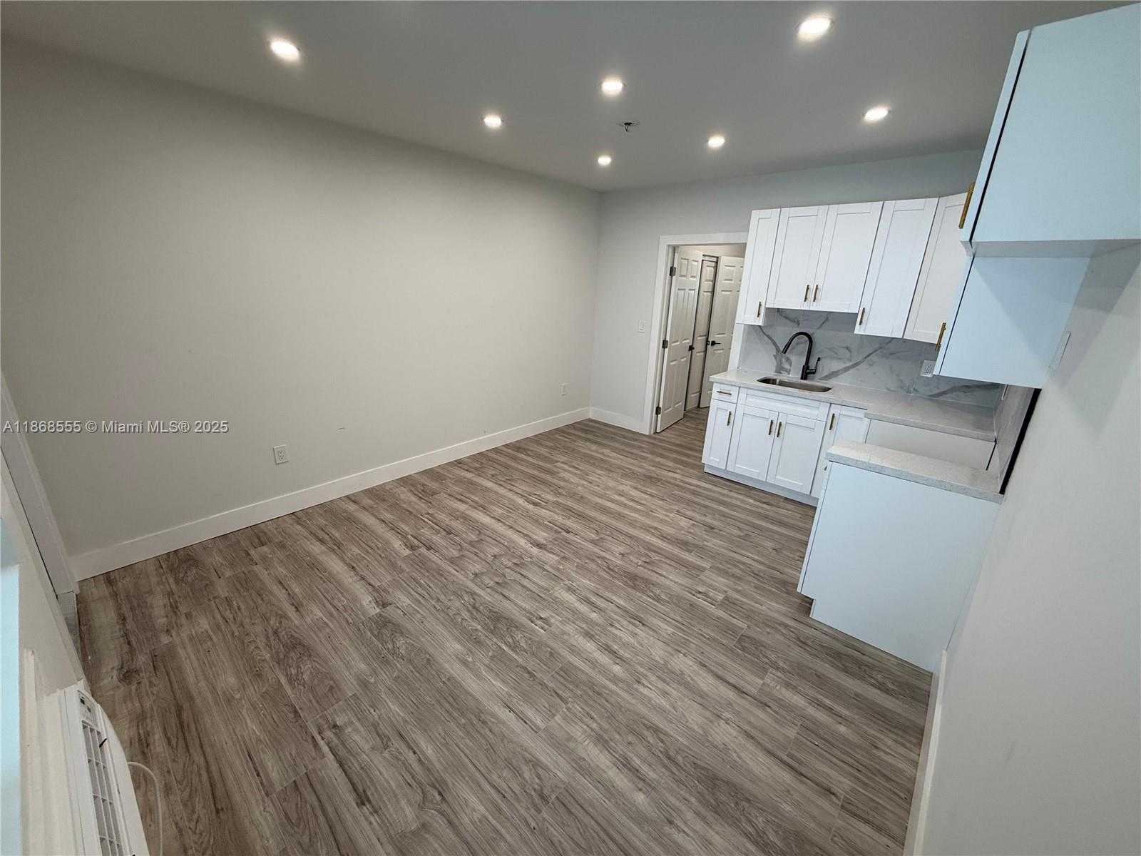 Small Image of 935 JEFFERSON AVE #10, Miami Beach Number 3