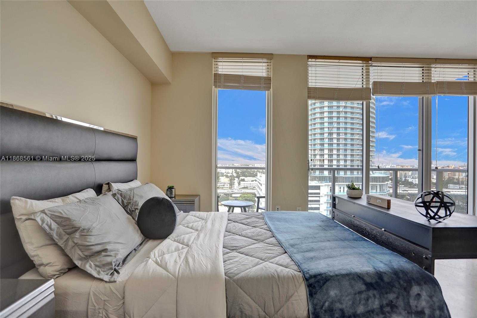 Small Image of 185 SOUTH WEST 7TH ST #1600, Miami Number 14