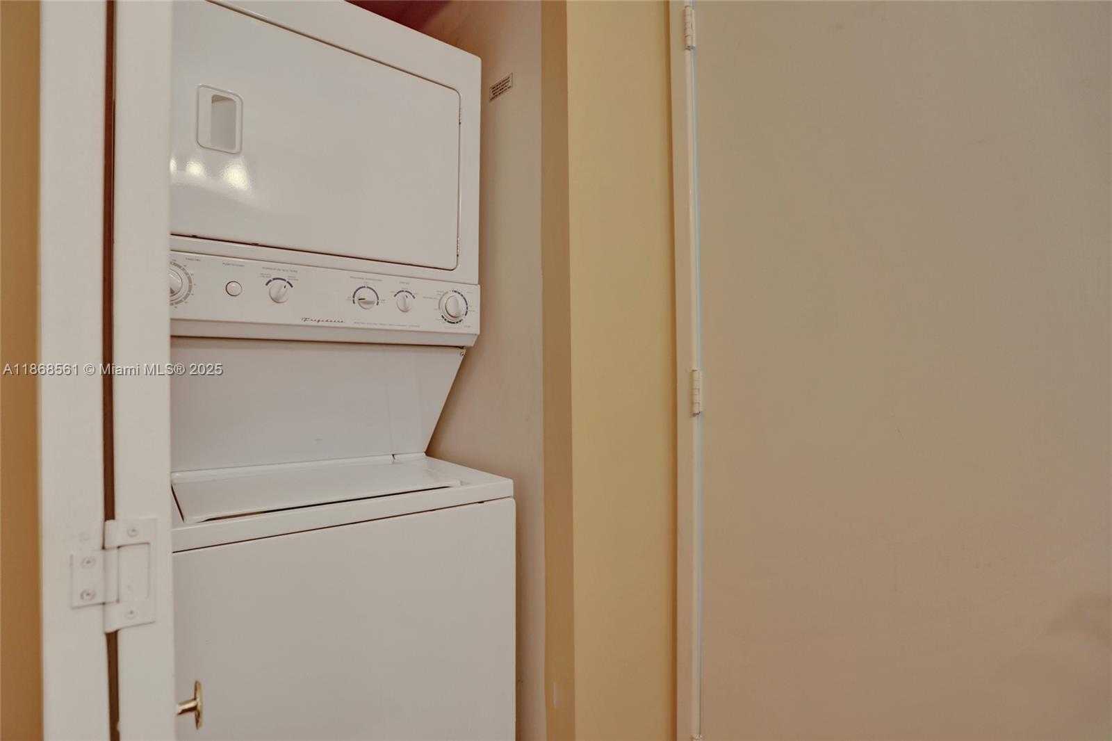 Small Image of 185 SOUTH WEST 7TH ST #1600, Miami Number 30