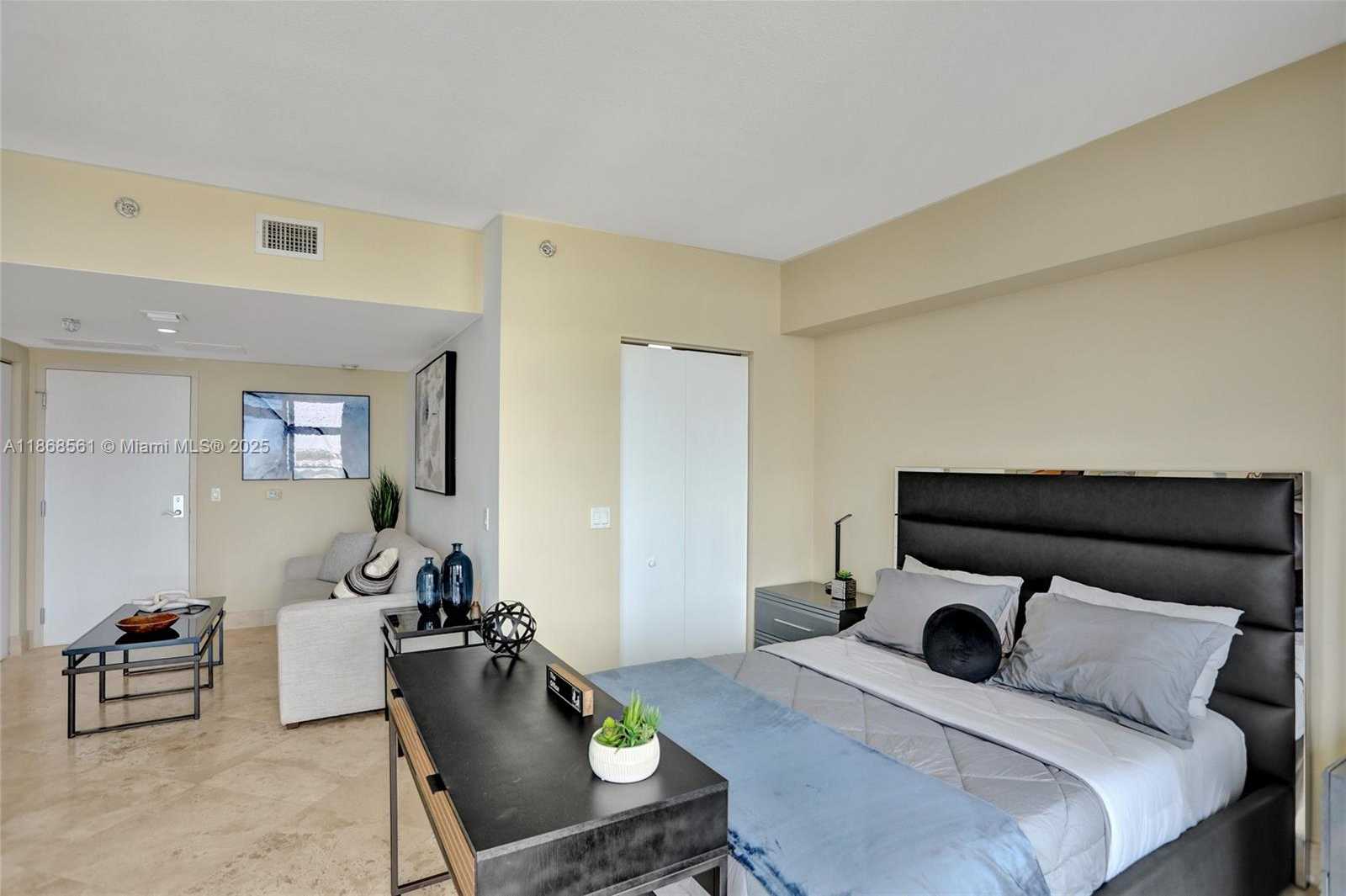 Small Image of 185 SOUTH WEST 7TH ST #1600, Miami Number 34