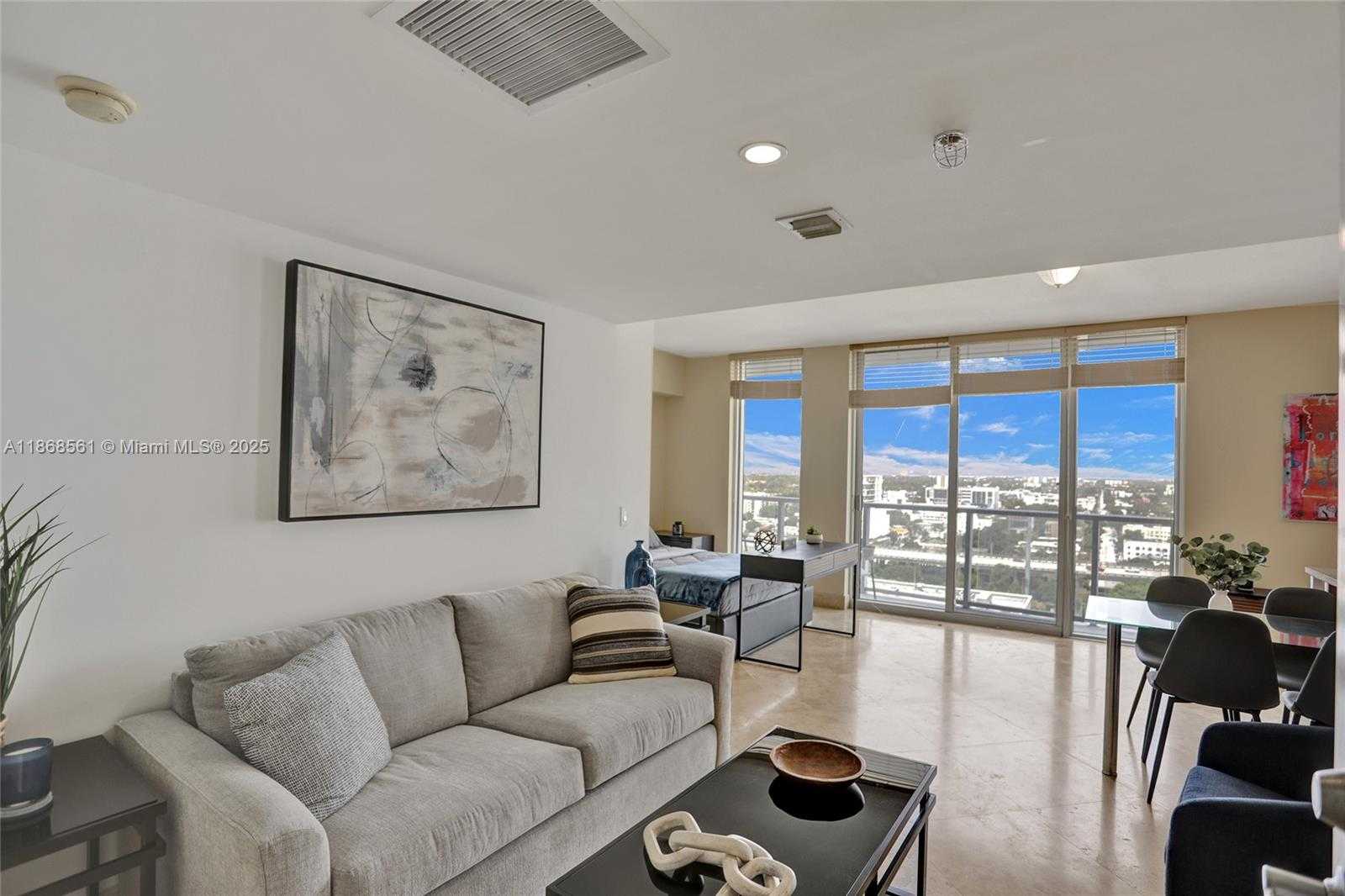 Small Image of 185 SOUTH WEST 7TH ST #1600, Miami Number 4