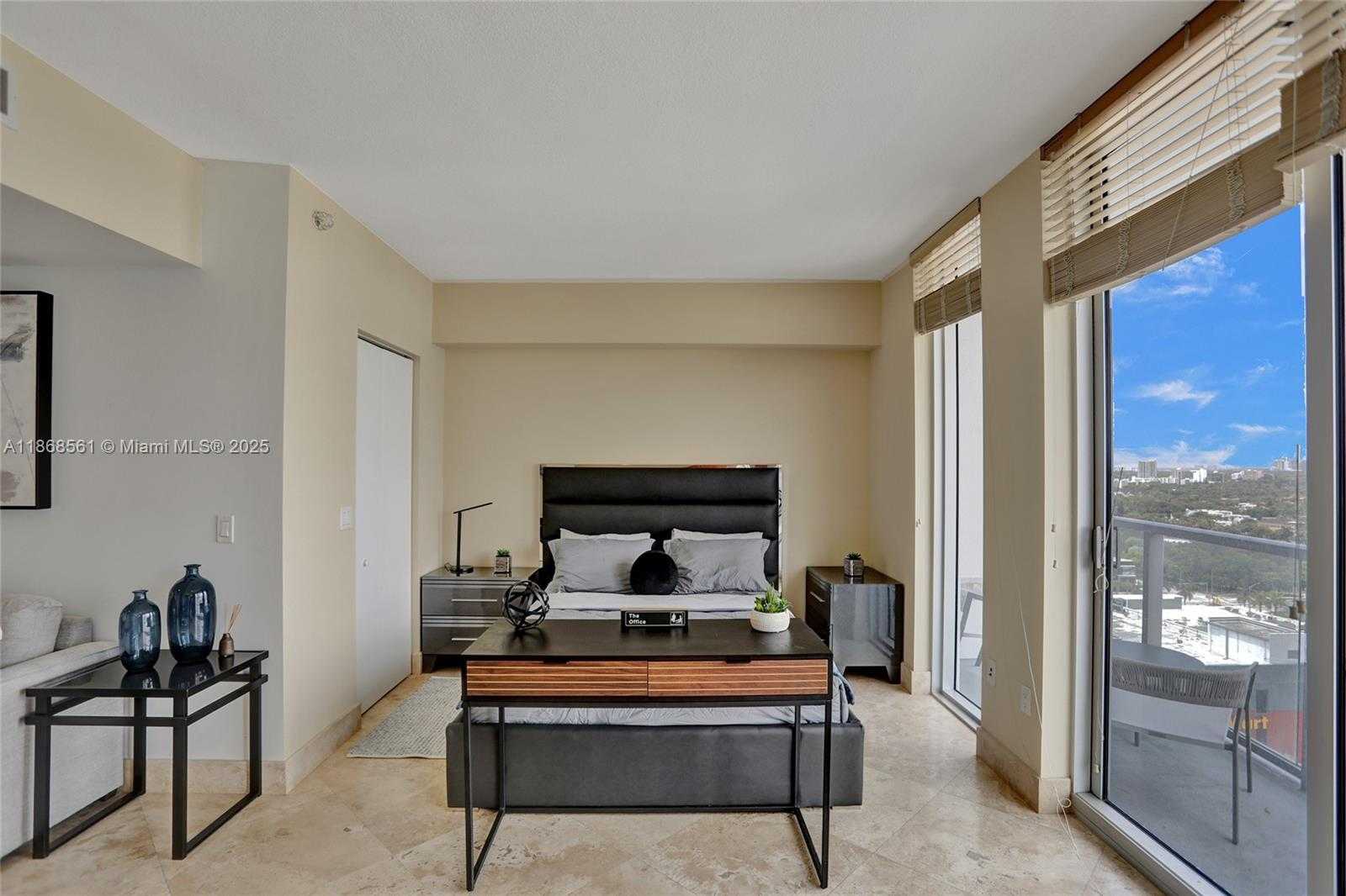 Small Image of 185 SOUTH WEST 7TH ST #1600, Miami Number 9