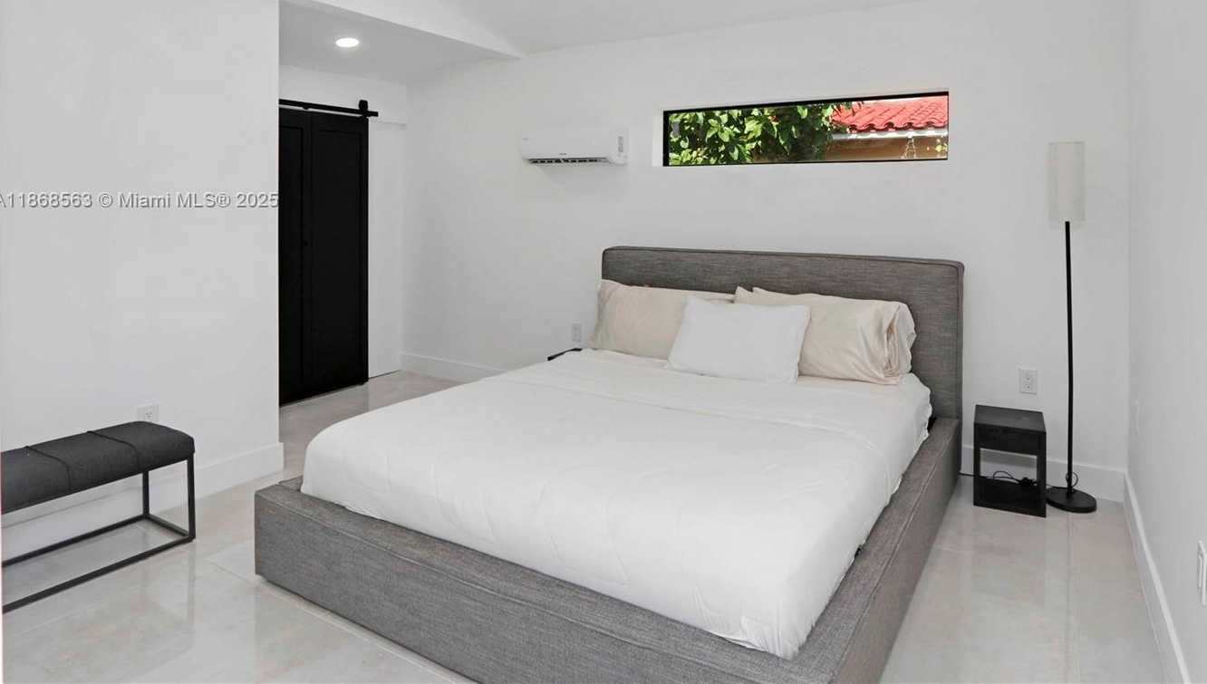 Small Image of 231 NORTH EAST 45TH ST, Miami Number 10