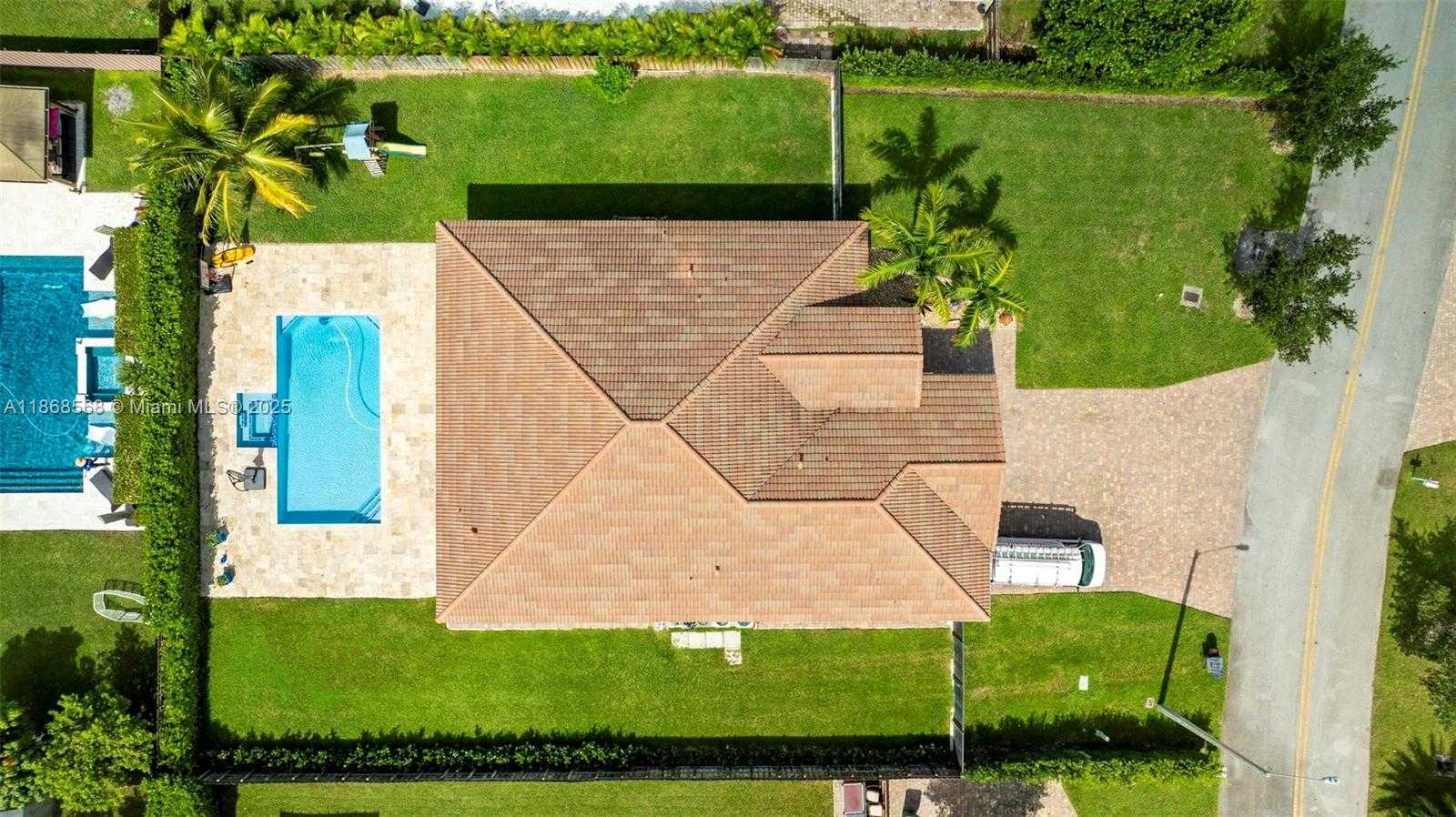 Small Image of 12750 SOUTH WEST 225TH ST, Miami Number 11