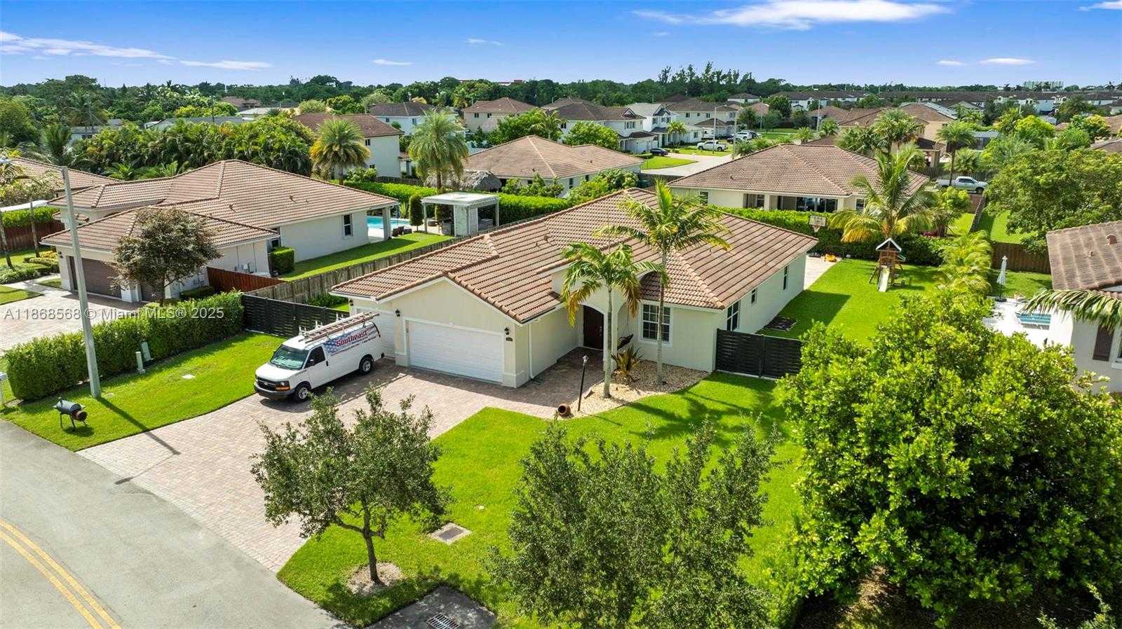 Small Image of 12750 SOUTH WEST 225TH ST, Miami Number 14