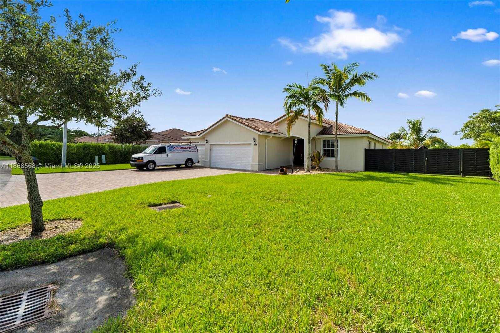 Small Image of 12750 SOUTH WEST 225TH ST, Miami Number 20