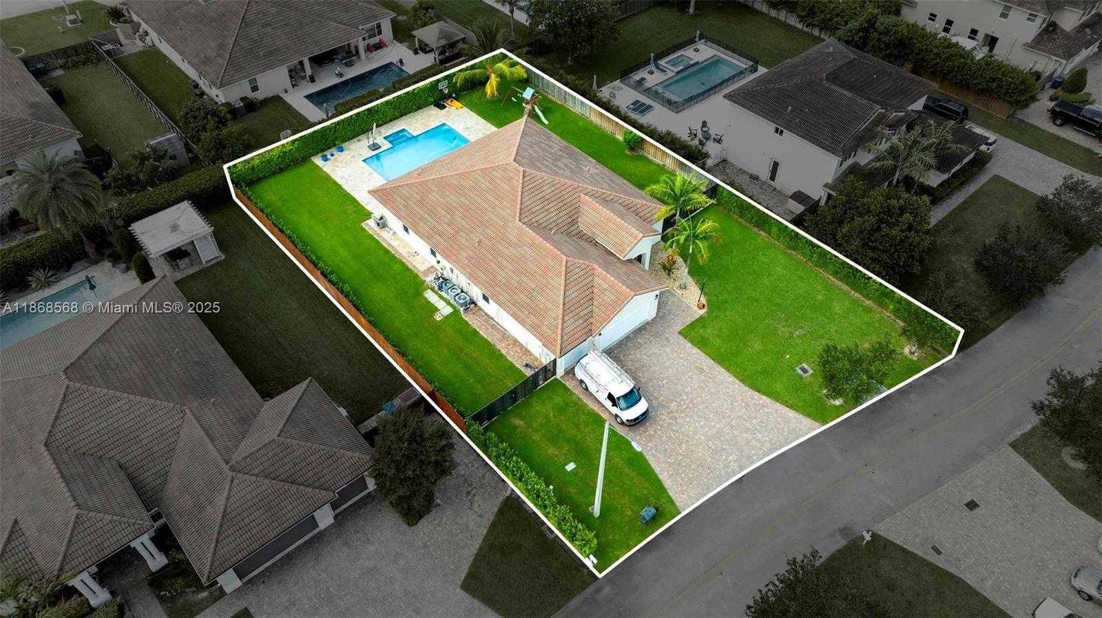 Small Image of 12750 SOUTH WEST 225TH ST, Miami Number 27