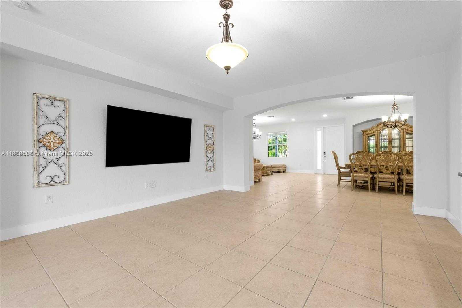 Small Image of 12750 SOUTH WEST 225TH ST, Miami Number 37