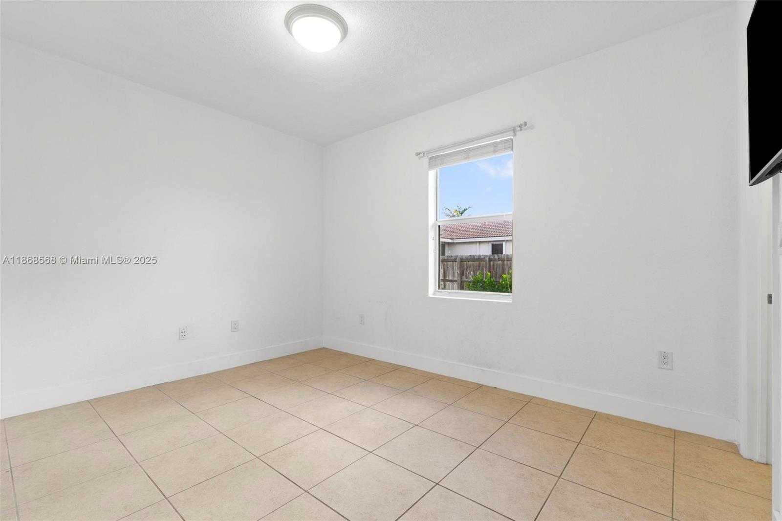 Small Image of 12750 SOUTH WEST 225TH ST, Miami Number 4