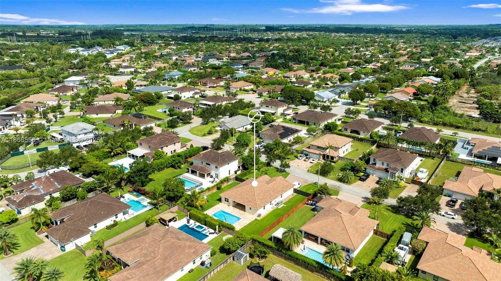 Small Image of 12750 SOUTH WEST 225TH ST, Miami Number 42
