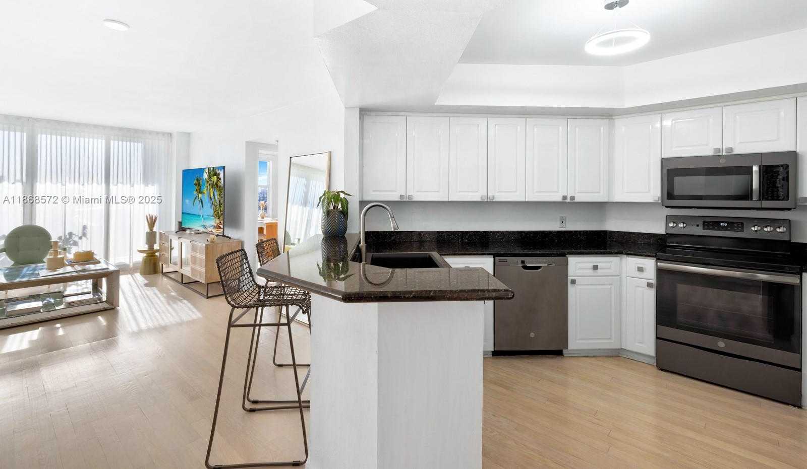Small Image of 1800 SUNSET HARBOUR DR #803, Miami Beach Number 10