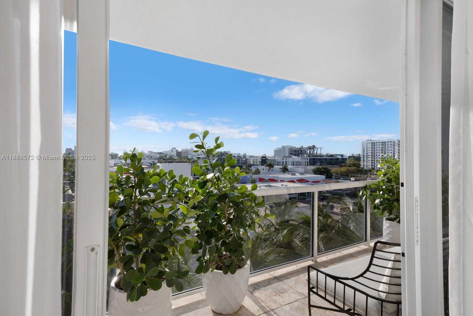 Small Image of 1800 SUNSET HARBOUR DR #803, Miami Beach Number 19