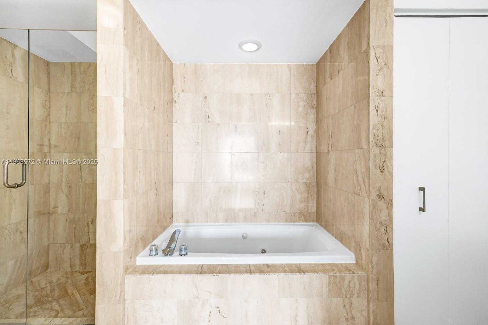 Small Image of 1800 SUNSET HARBOUR DR #803, Miami Beach Number 20