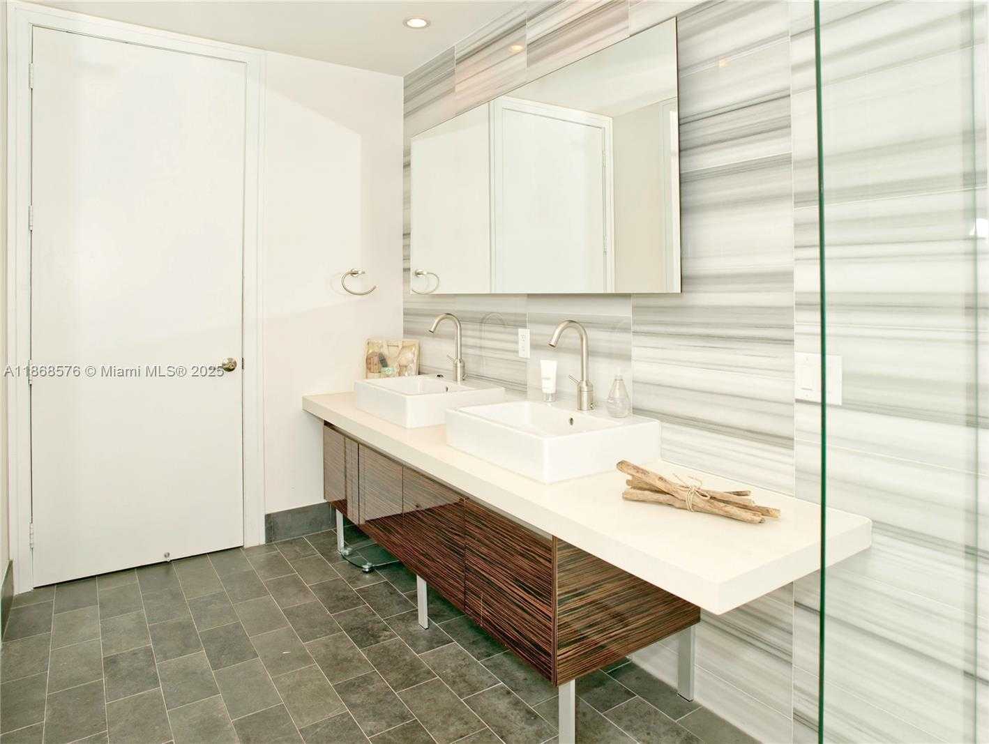 Small Image of 1100 BISCAYNE BLVD #5202, Miami Number 10