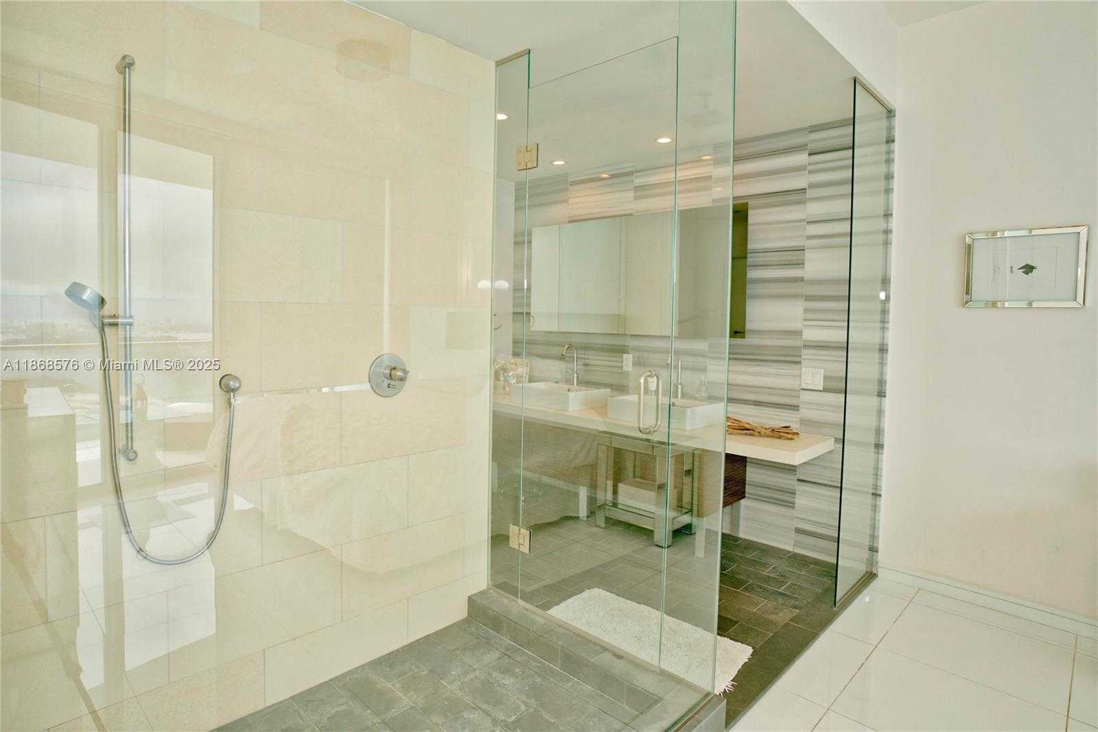 Small Image of 1100 BISCAYNE BLVD #5202, Miami Number 11