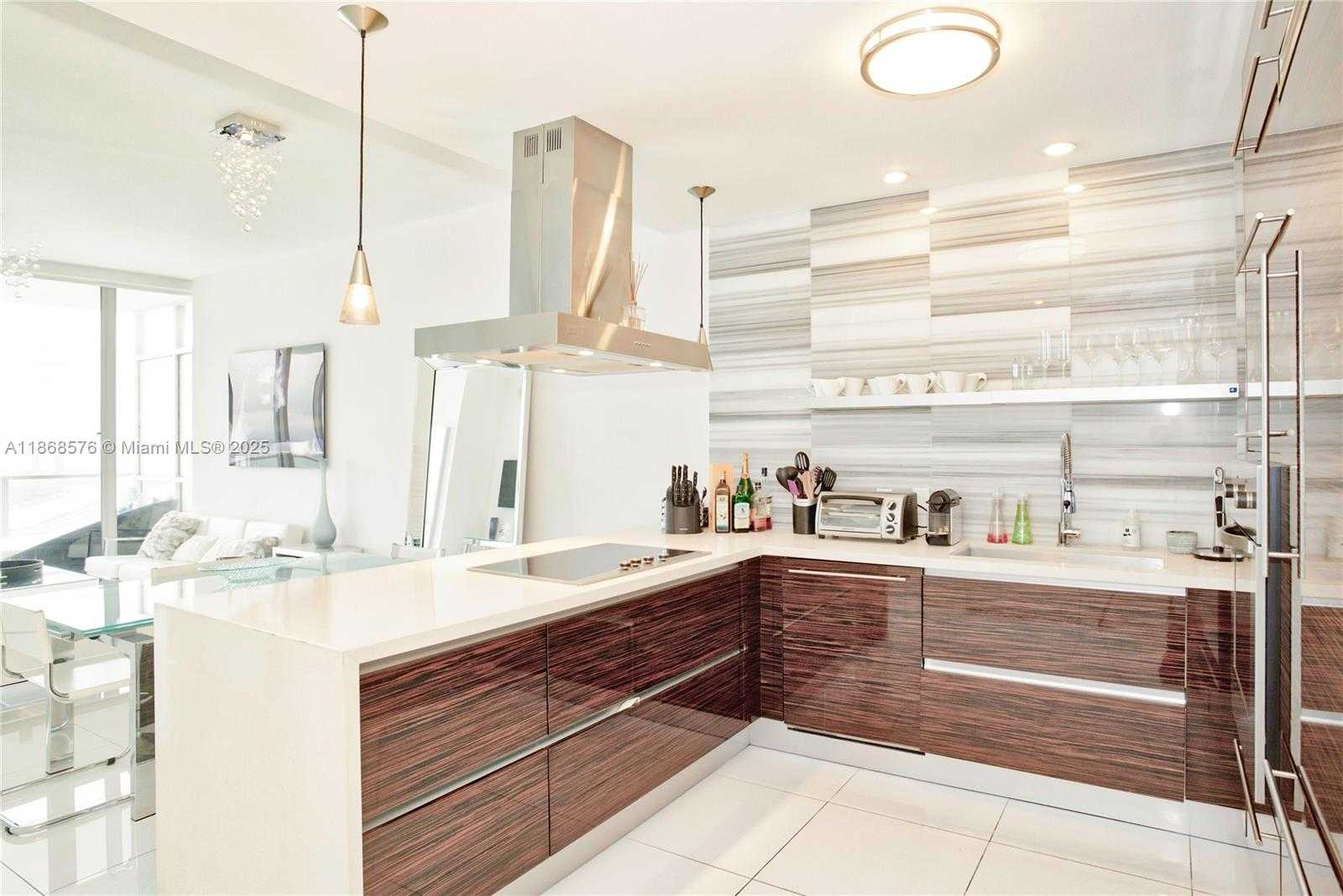 Small Image of 1100 BISCAYNE BLVD #5202, Miami Number 2