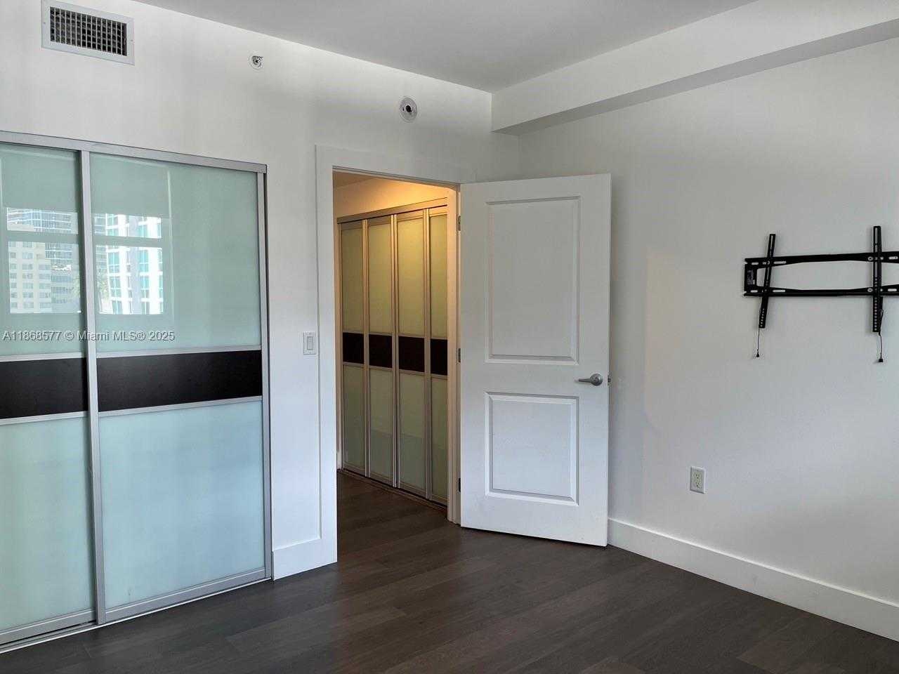 Small Image of 1250 SOUTH MIAMI AVE #1414, Miami Number 23