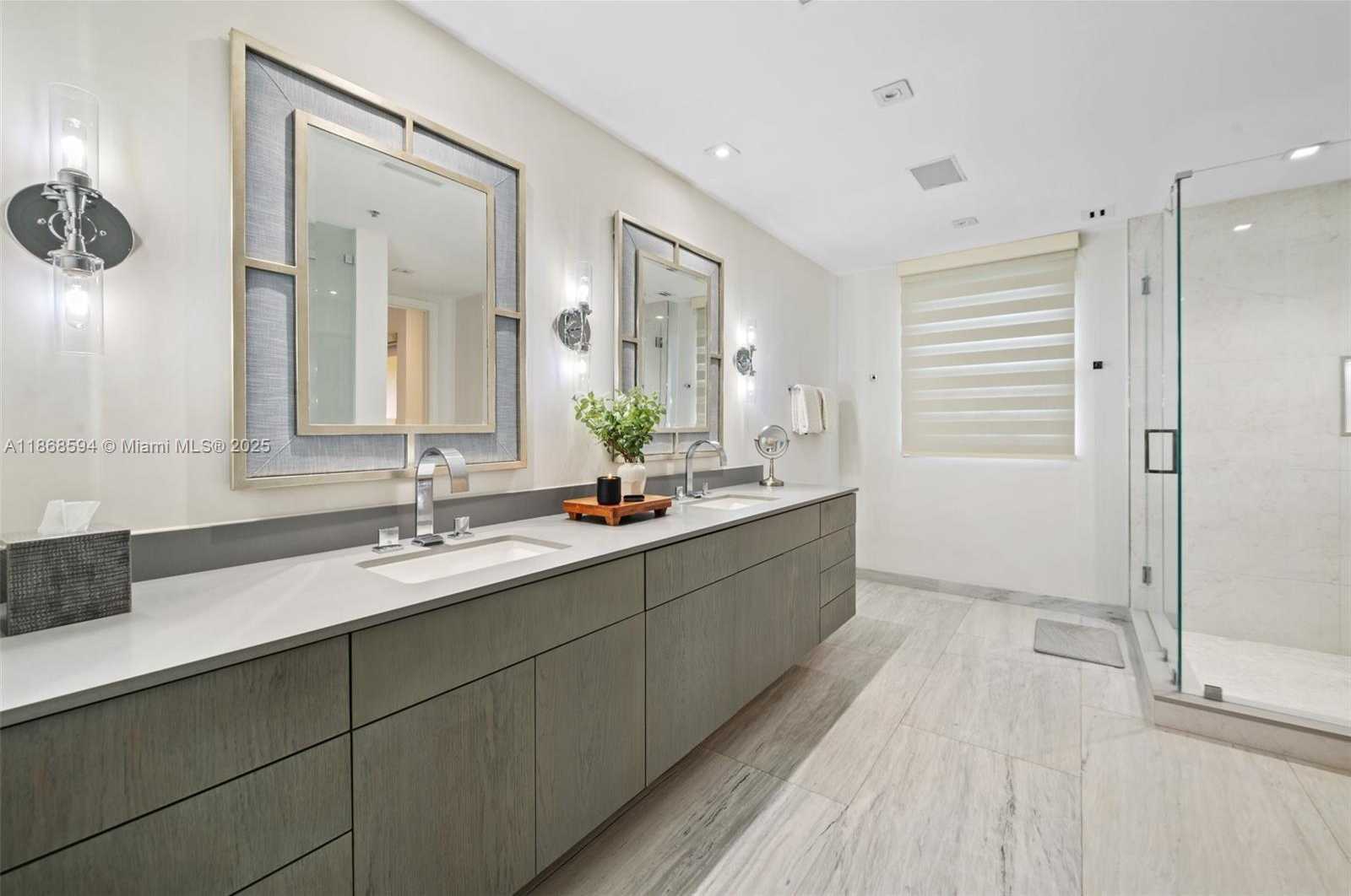 Small Image of 13633 DEERING BAY DR #225, Coral Gables Number 17