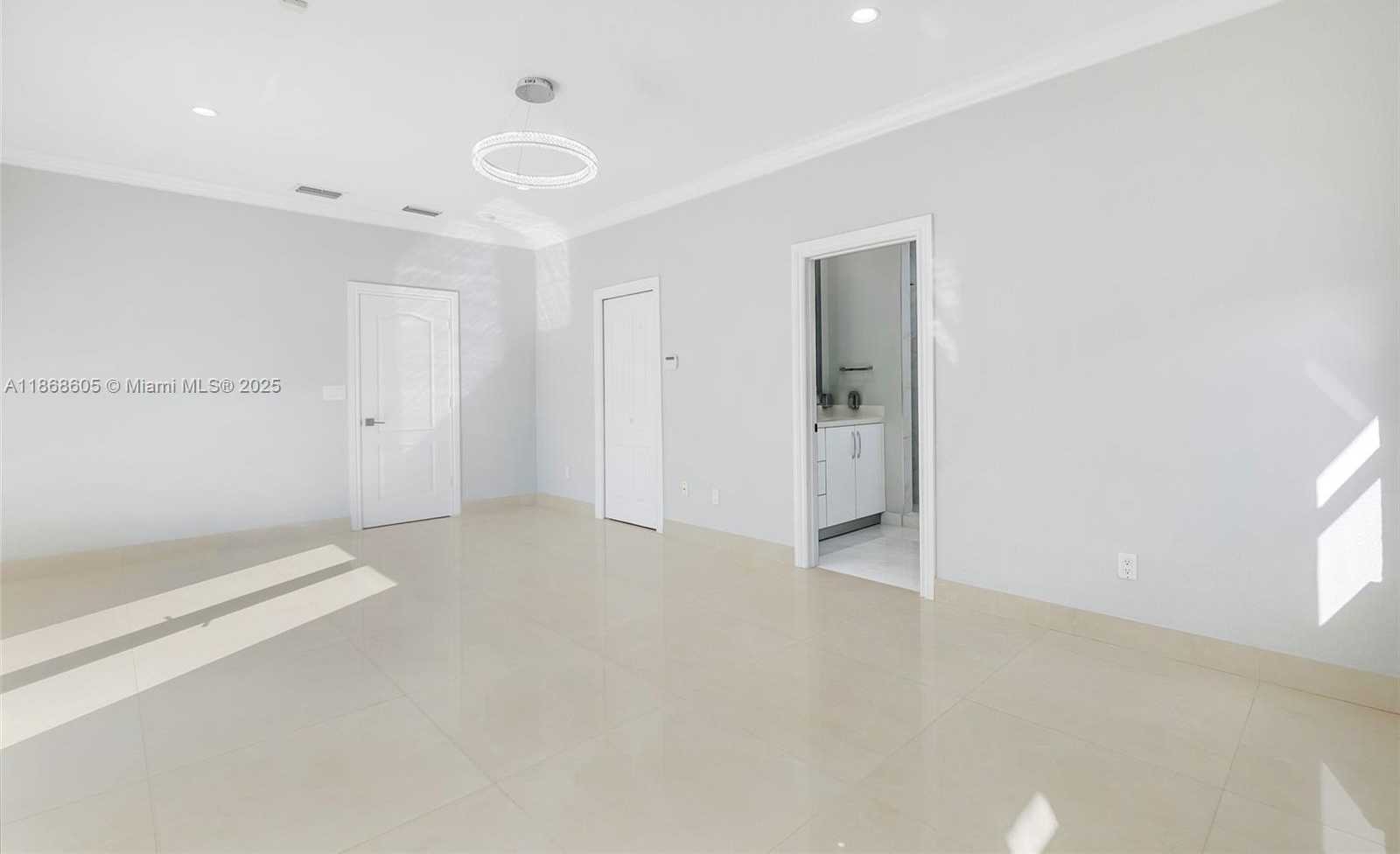Small Image of 14813 NORTH WEST 87TH PL, Miami Lakes Number 25