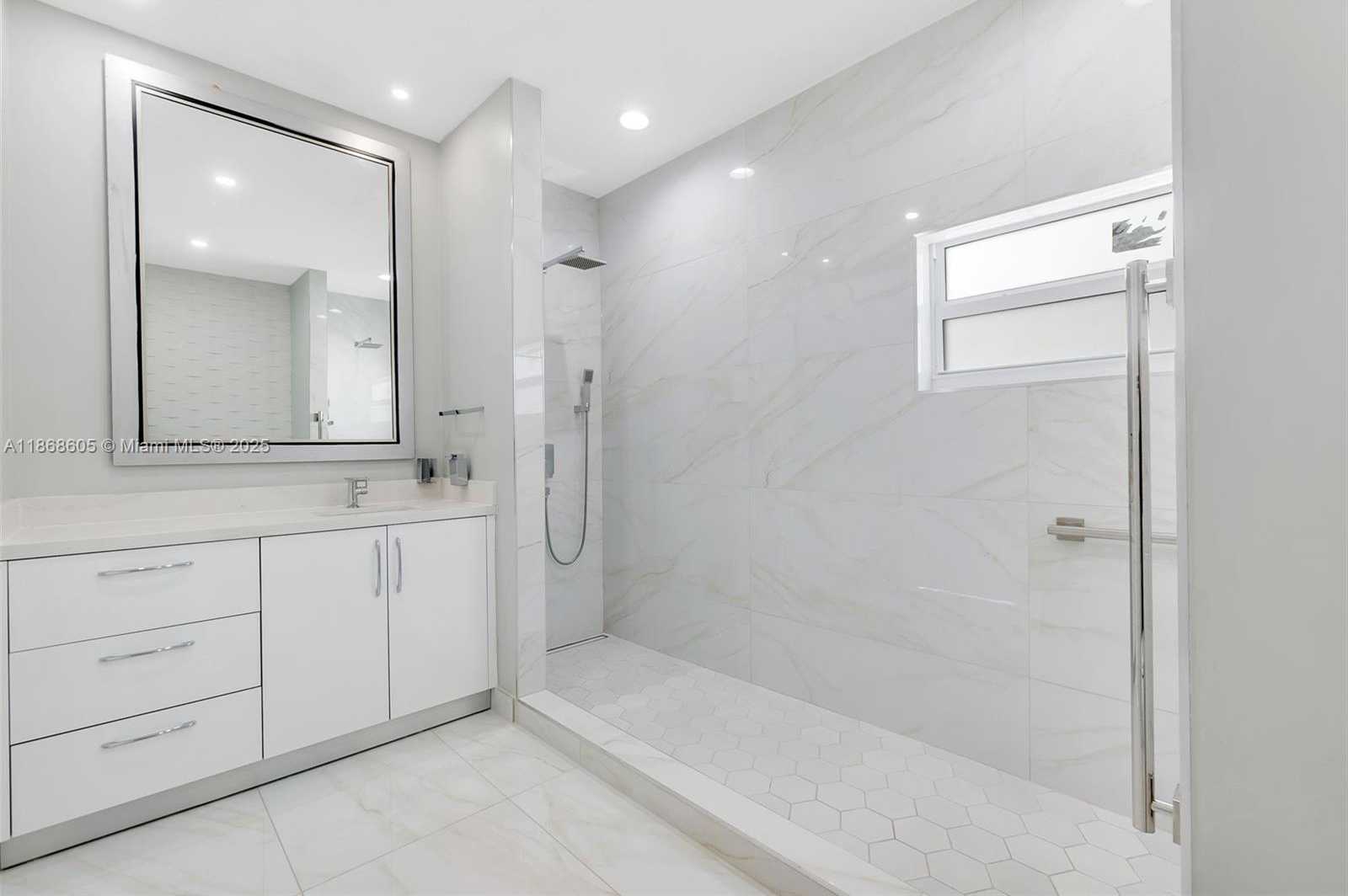 Small Image of 14813 NORTH WEST 87TH PL, Miami Lakes Number 27