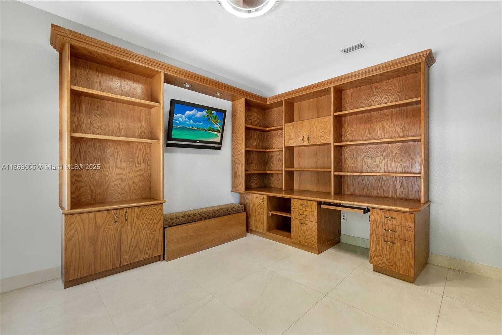 Small Image of 14813 NORTH WEST 87TH PL, Miami Lakes Number 35