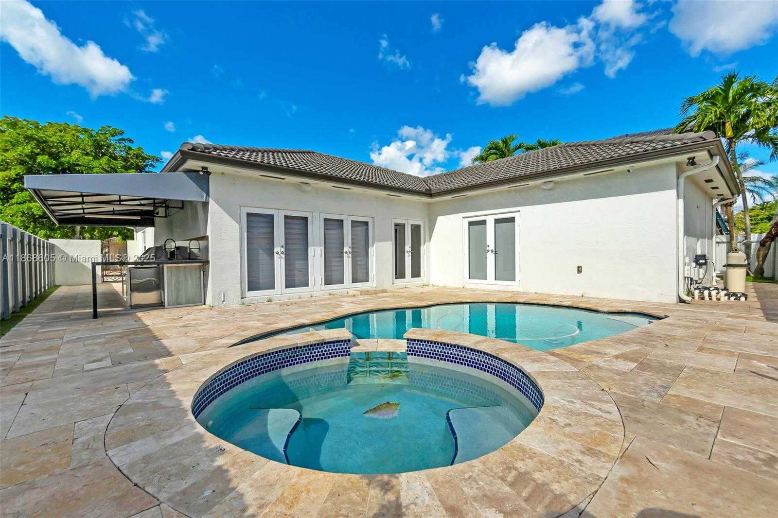Small Image of 14813 NORTH WEST 87TH PL, Miami Lakes Number 7