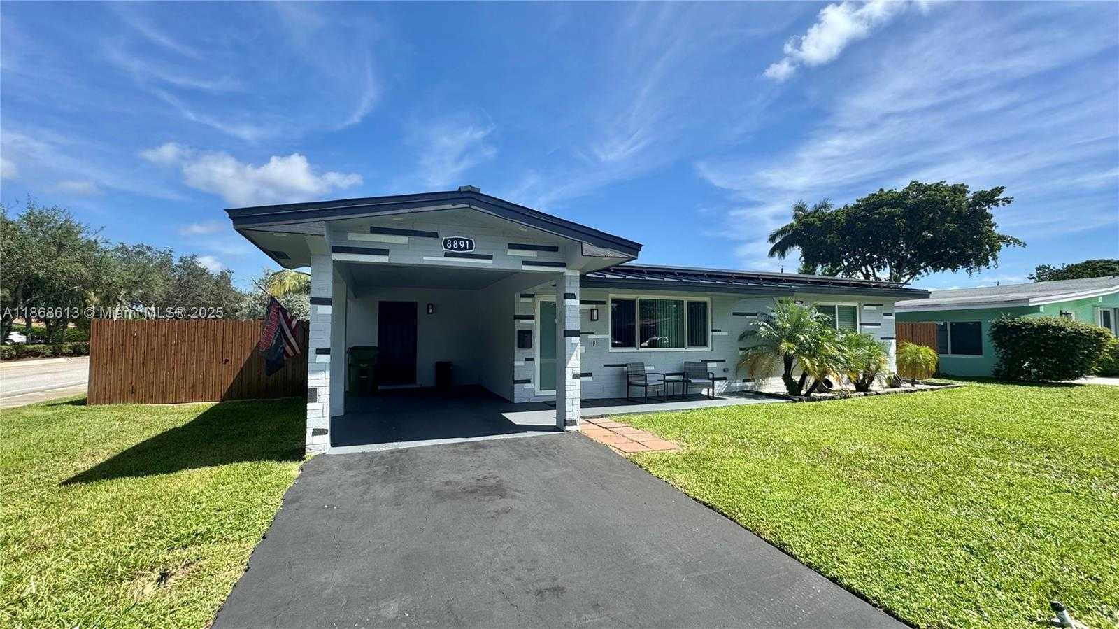 Small Image of 8891 NORTH WEST 11TH ST, Pembroke Pines Number 2